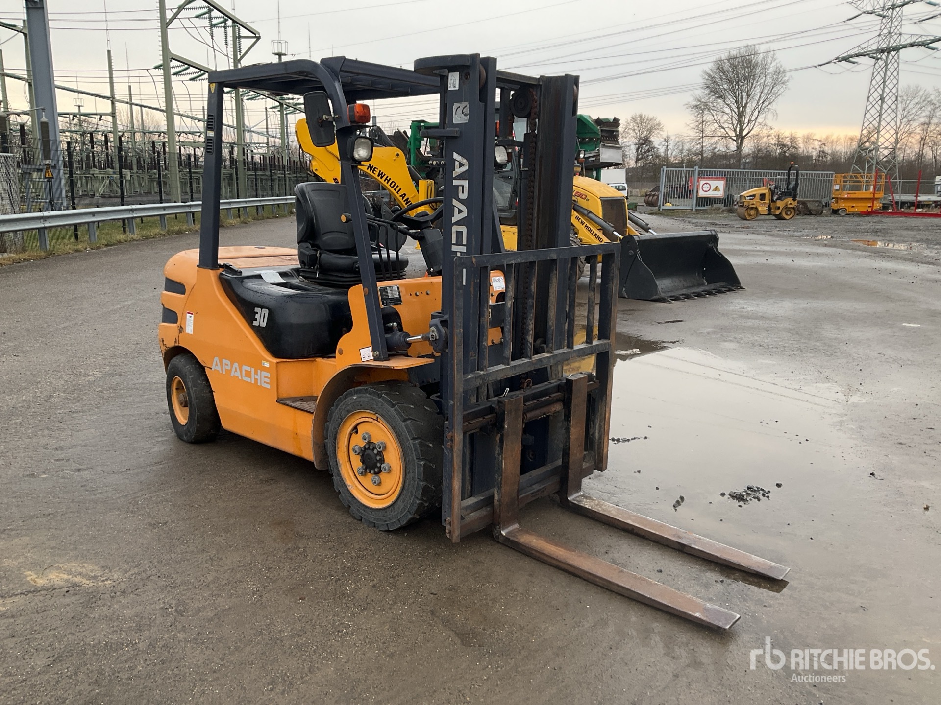 General Appearance with Picture, Right Front Corner