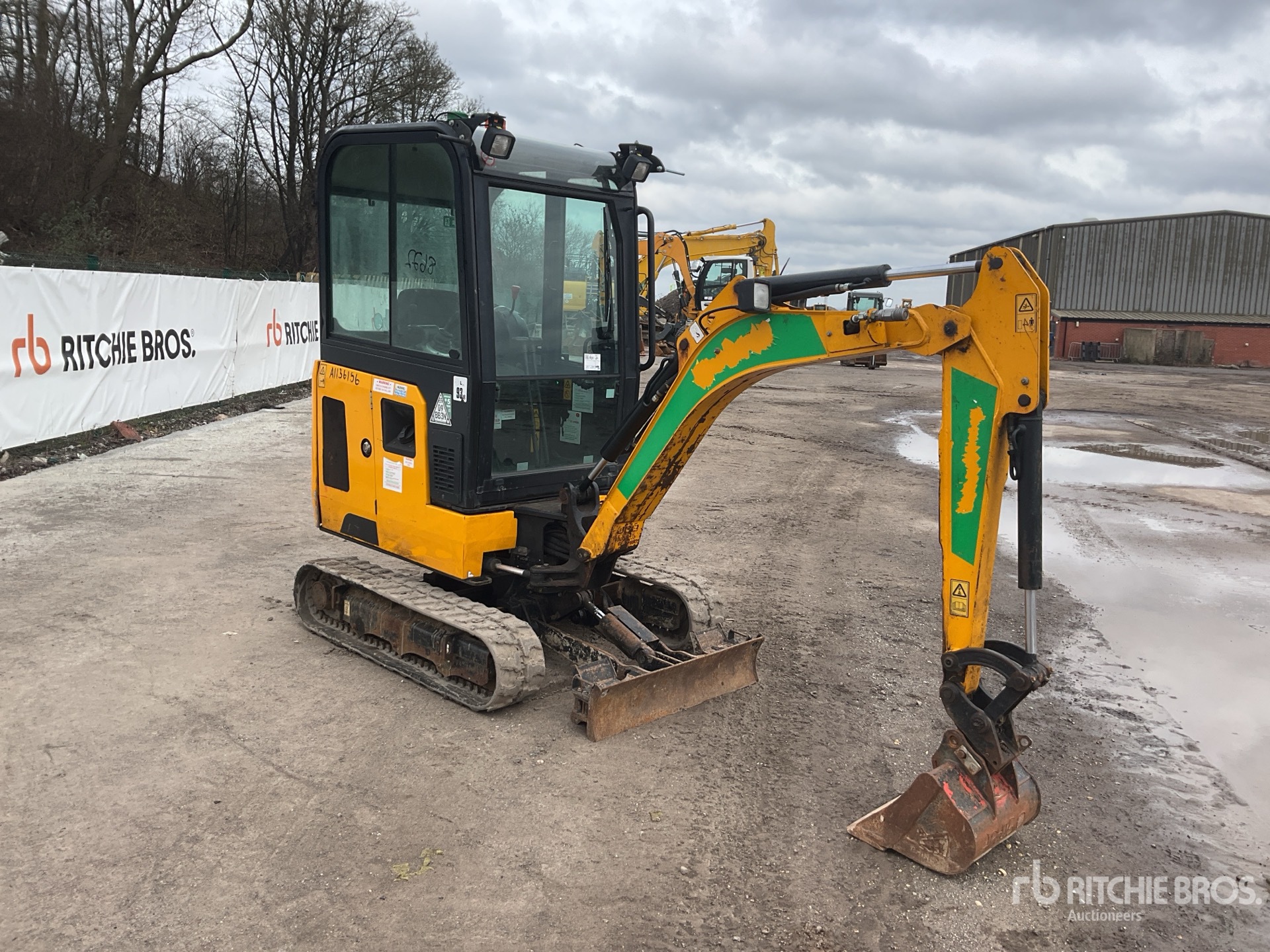 General Appearance with Picture, Right Front Corner