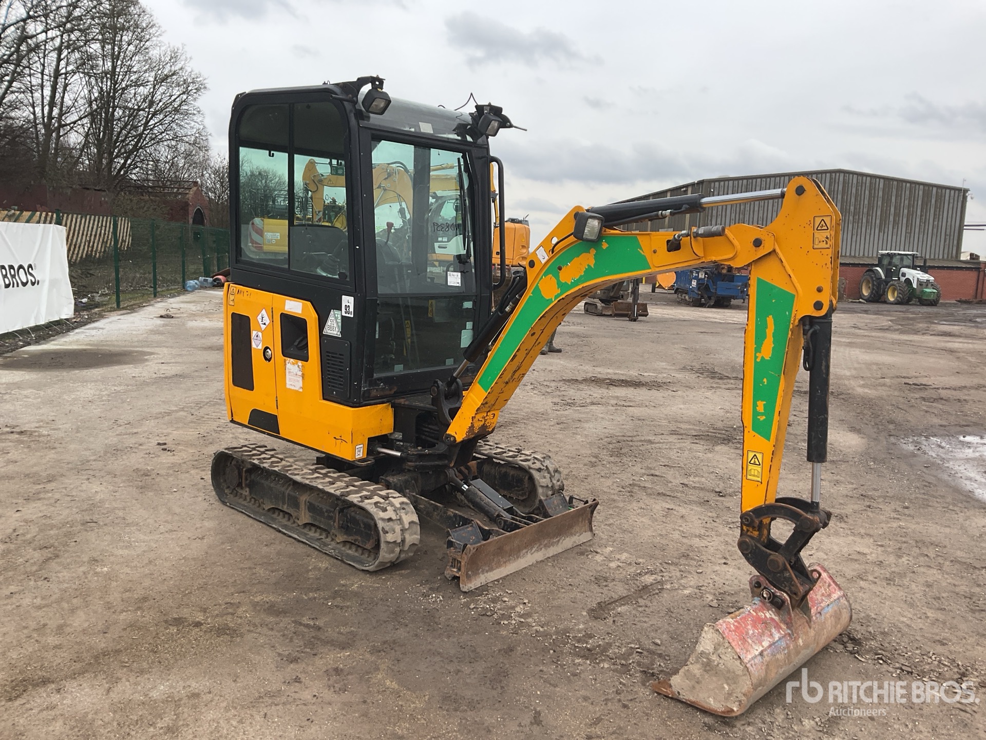 General Appearance with Picture, Right Front Corner