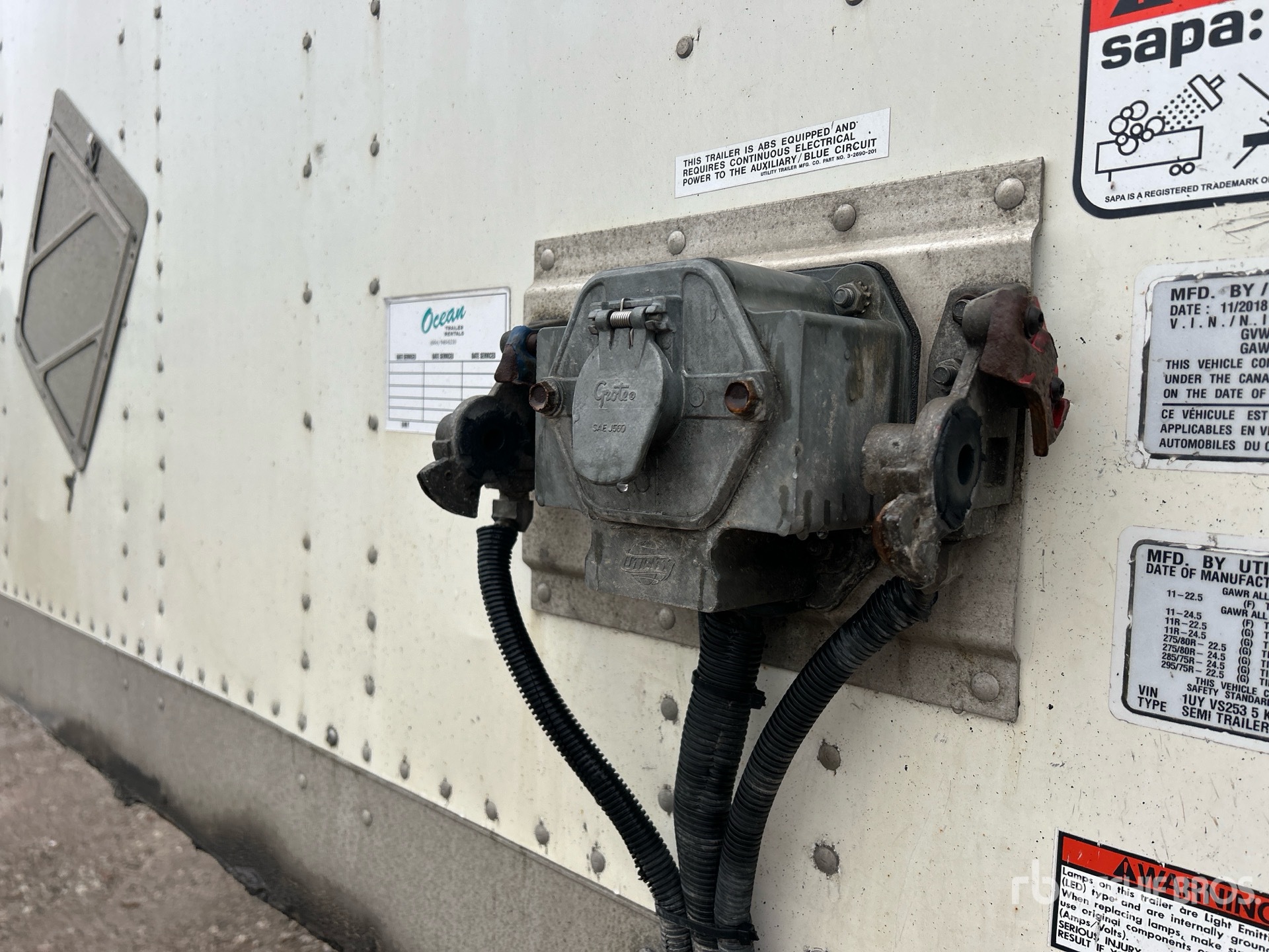 2019 Utility 53 ft x 102 in T/A