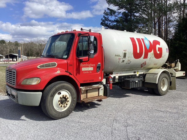 2014 Freightliner M2 106 4x2