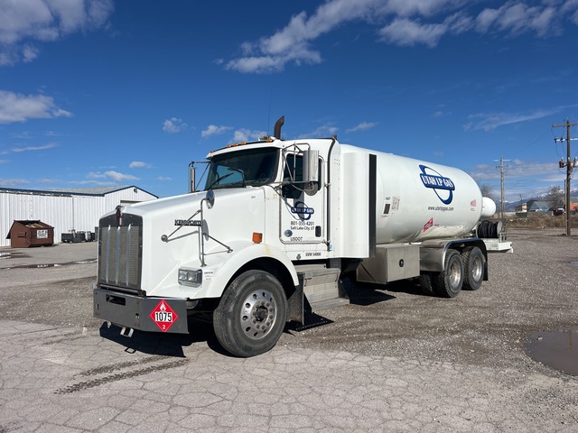 2013 Kenworth T800 5000 gal 6x4 Tanker Truck