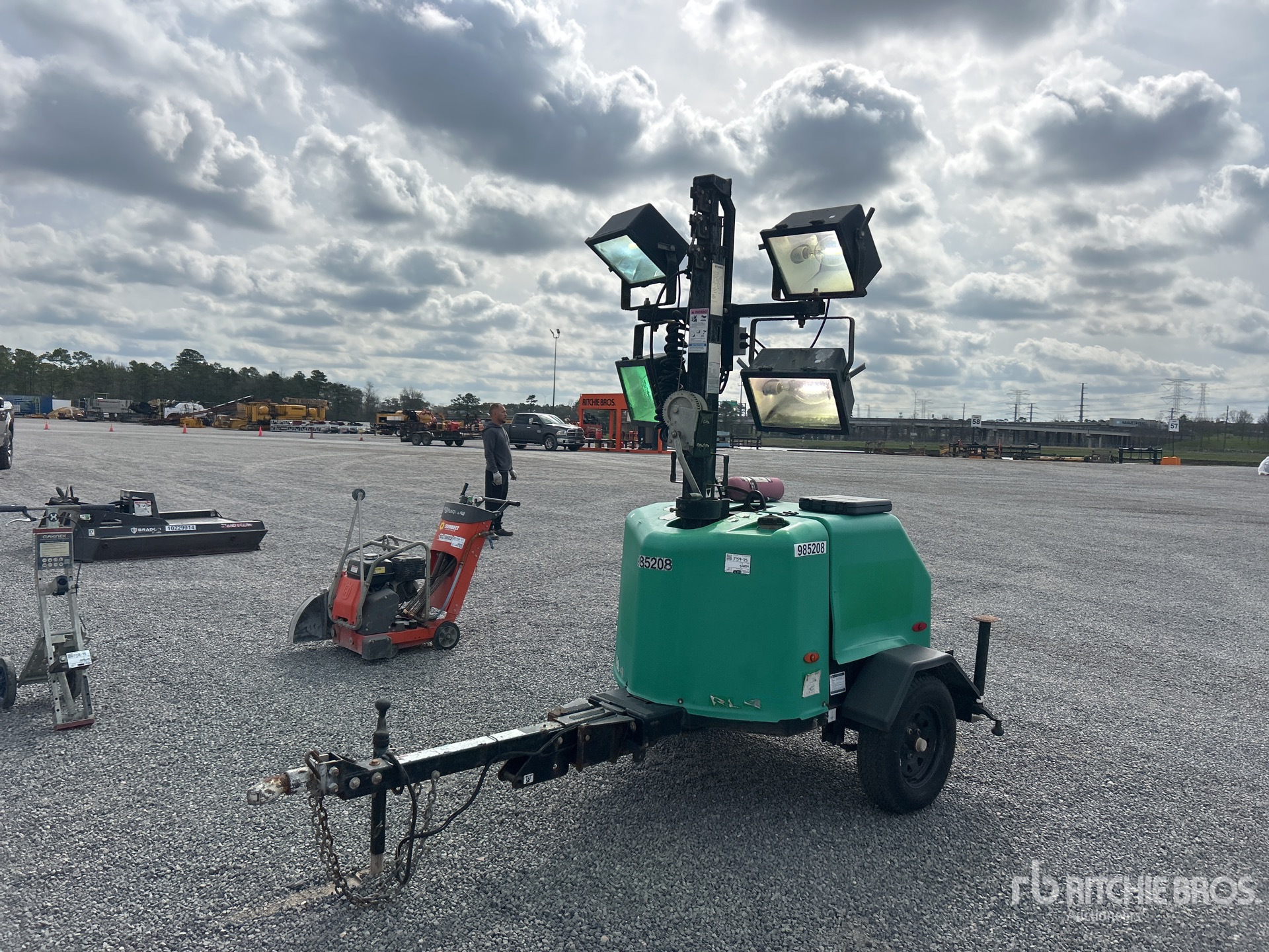 General Appearance with Foto, angolo anteriore sinistro