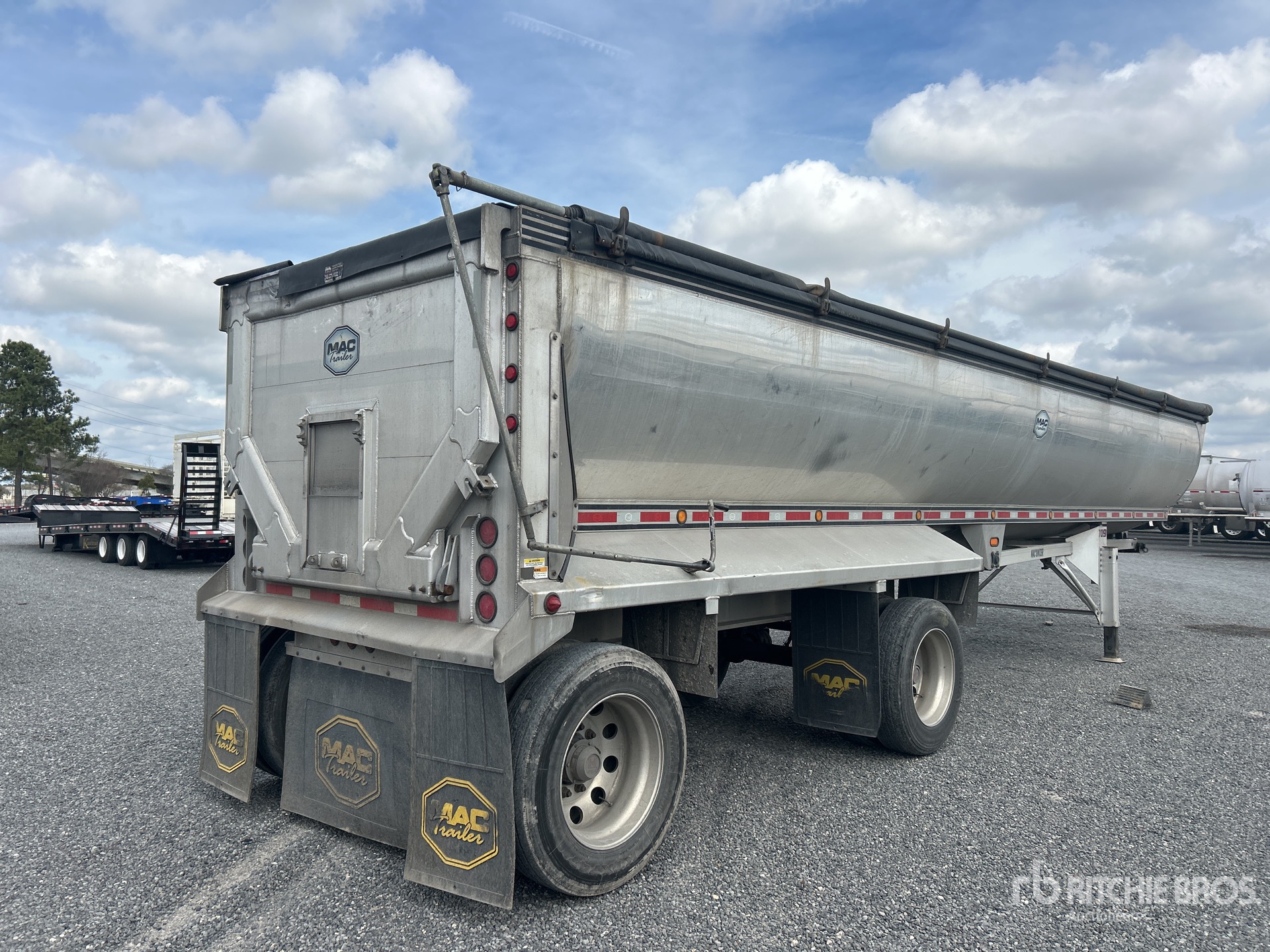 General Appearance with Foto, angolo anteriore sinistro