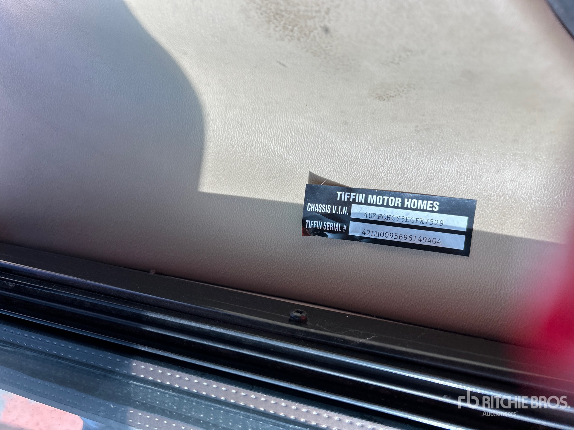 General Appearance with N.º de serie/VIN