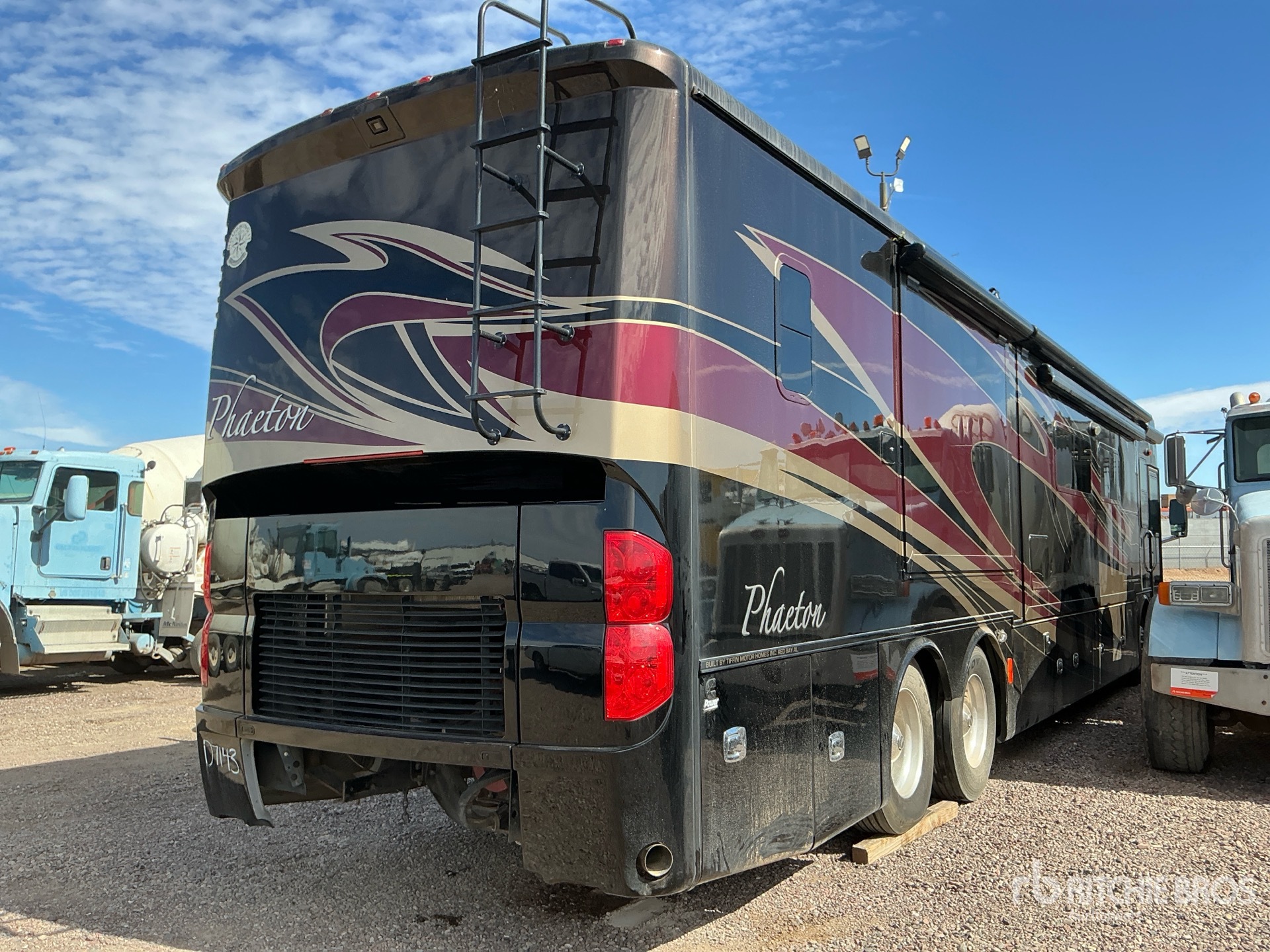 General Appearance with Picture, Right Rear Corner