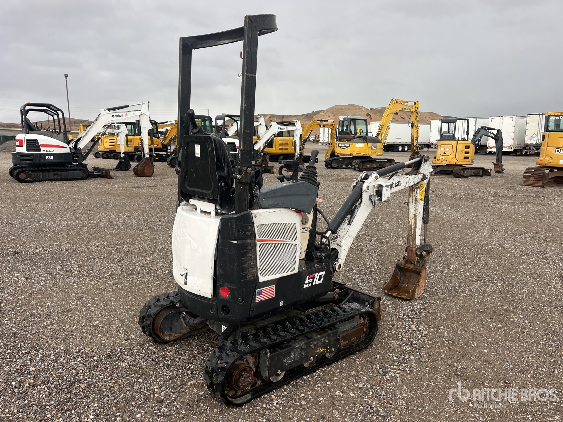 General Appearance with Foto, angolo anteriore sinistro