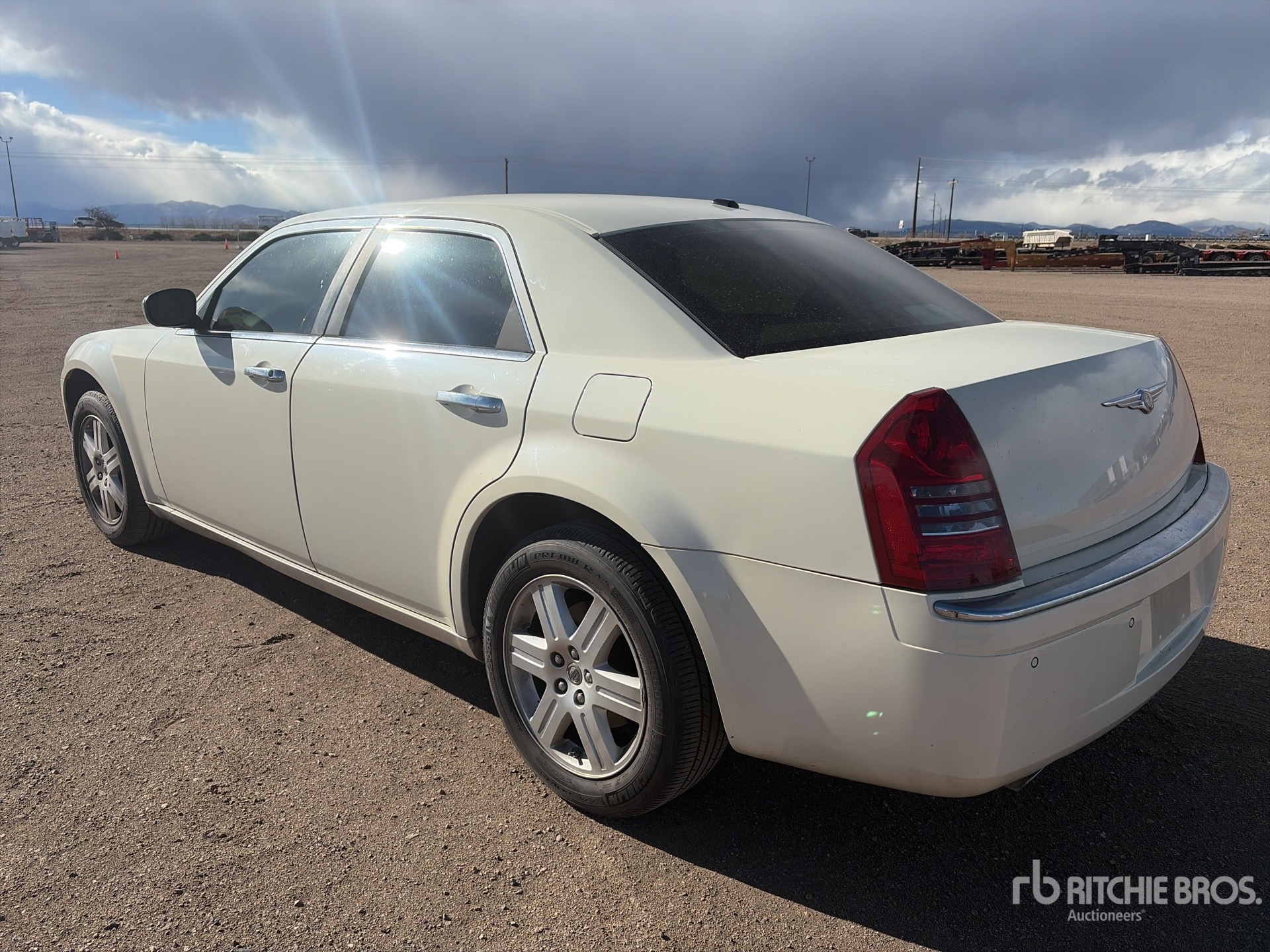 General Appearance with Imagen: esquina trasera izquierda