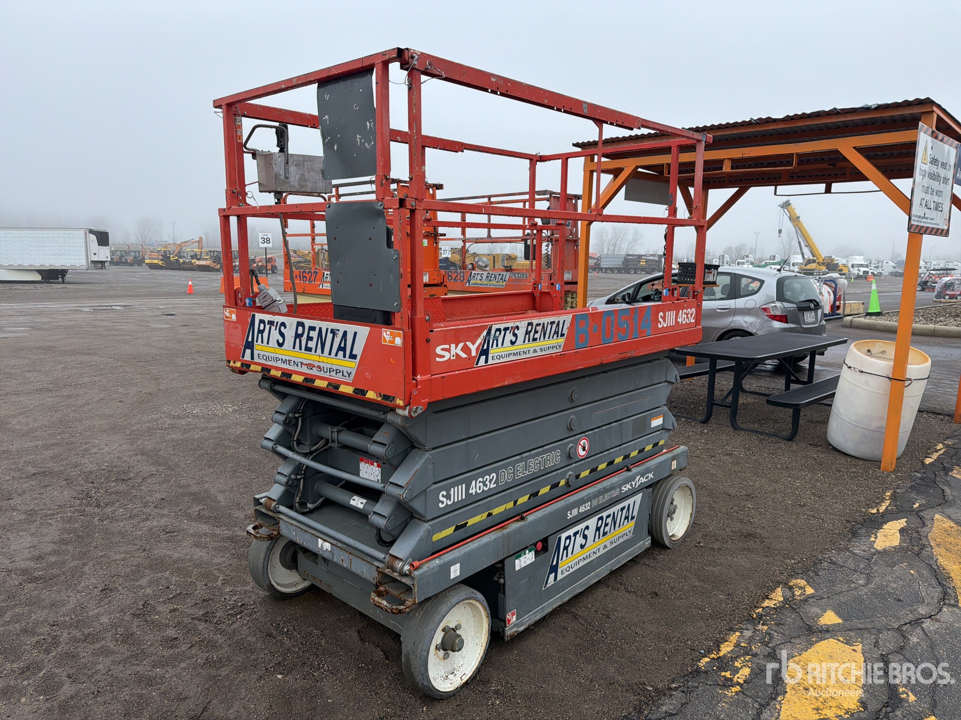 General Appearance with Bild, Ecke vorne links