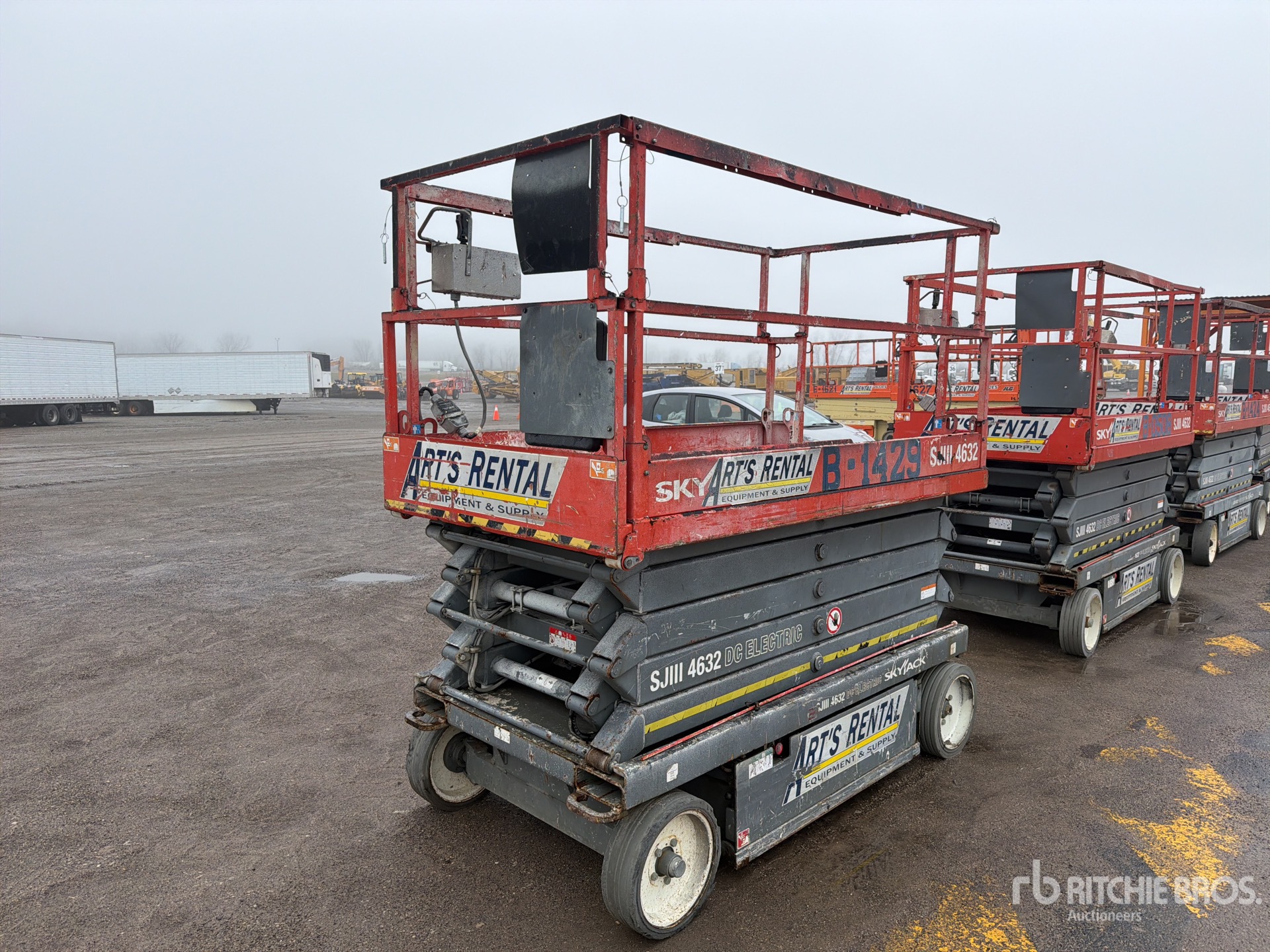 General Appearance with Bild, Ecke vorne links