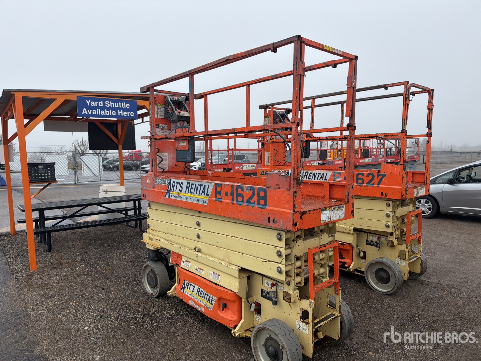 General Appearance with Bild, Ecke hinten links