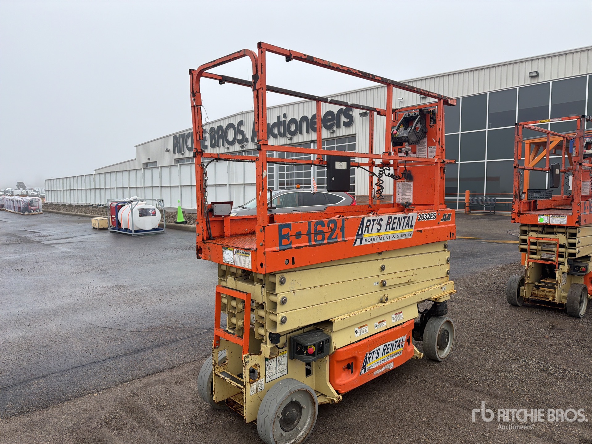 General Appearance with Bild, Ecke hinten rechts