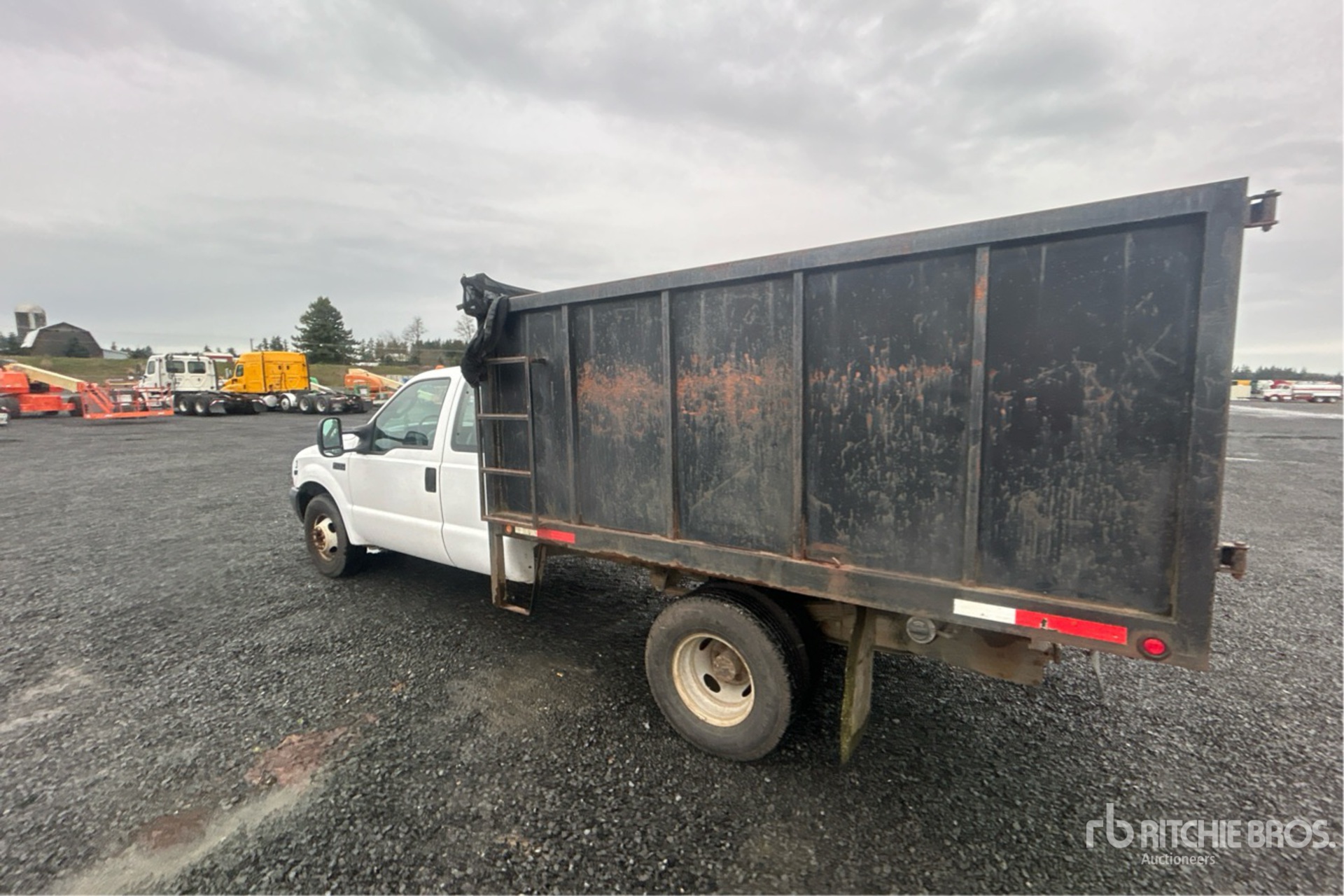 General Appearance with Picture, Left Rear Corner