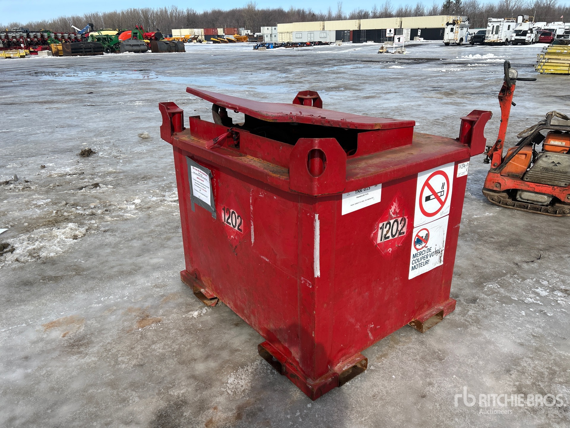 General Appearance with Foto, angolo anteriore sinistro