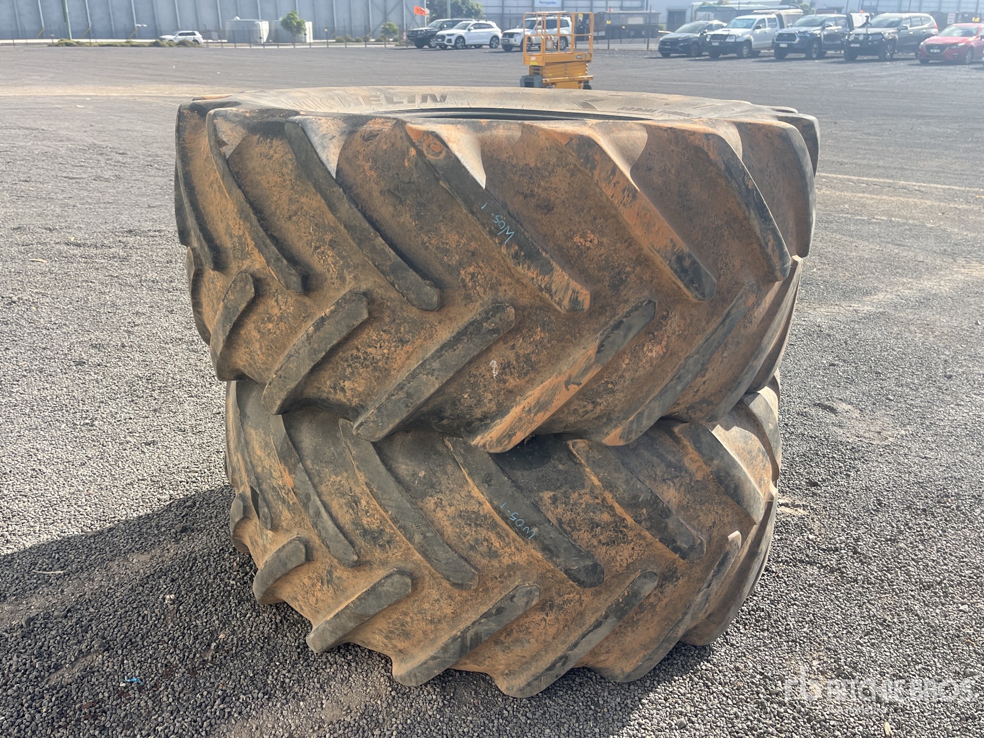 General Appearance with Picture, Left Rear Corner