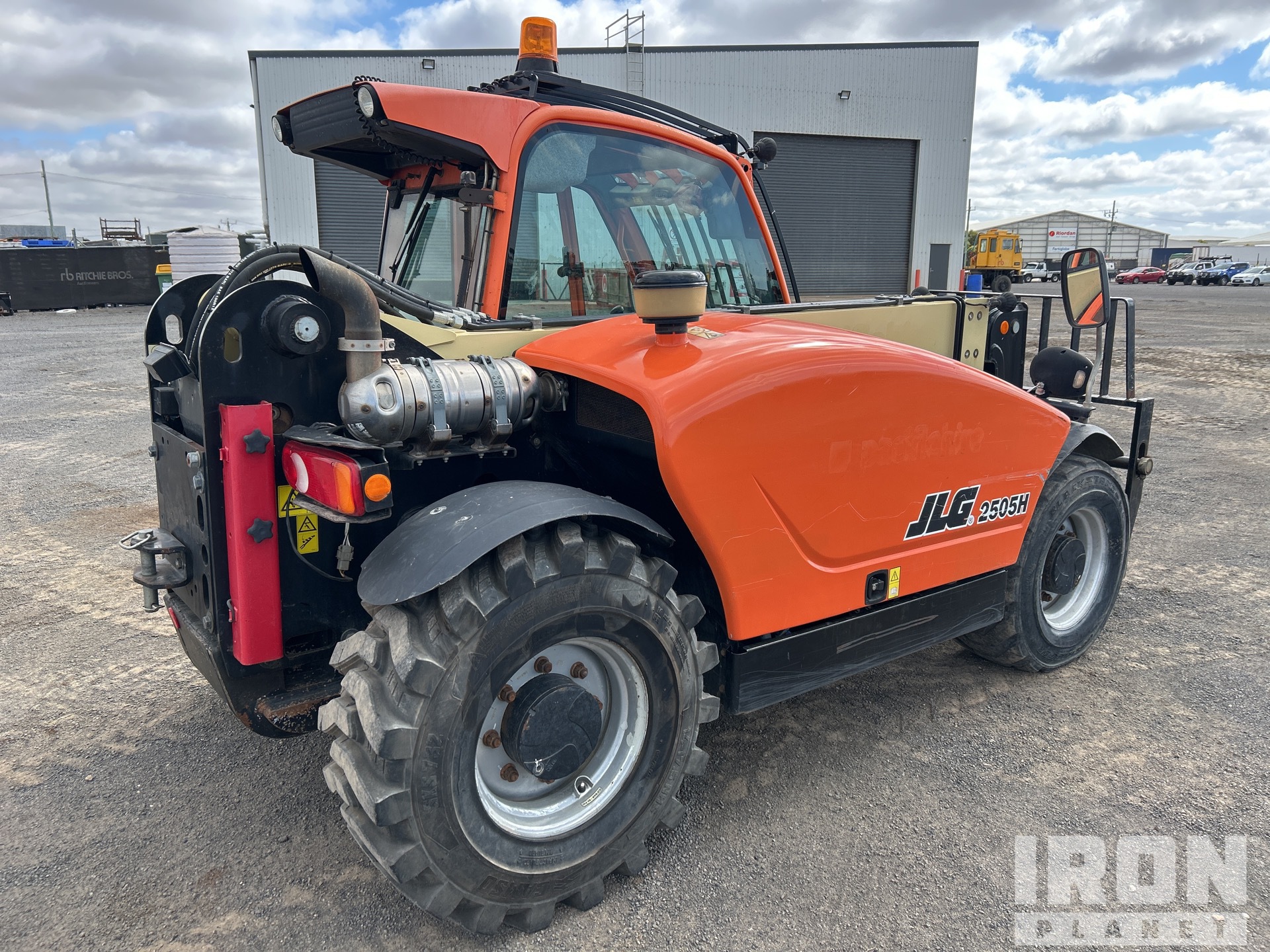 General Appearance with Picture, Right Rear Corner