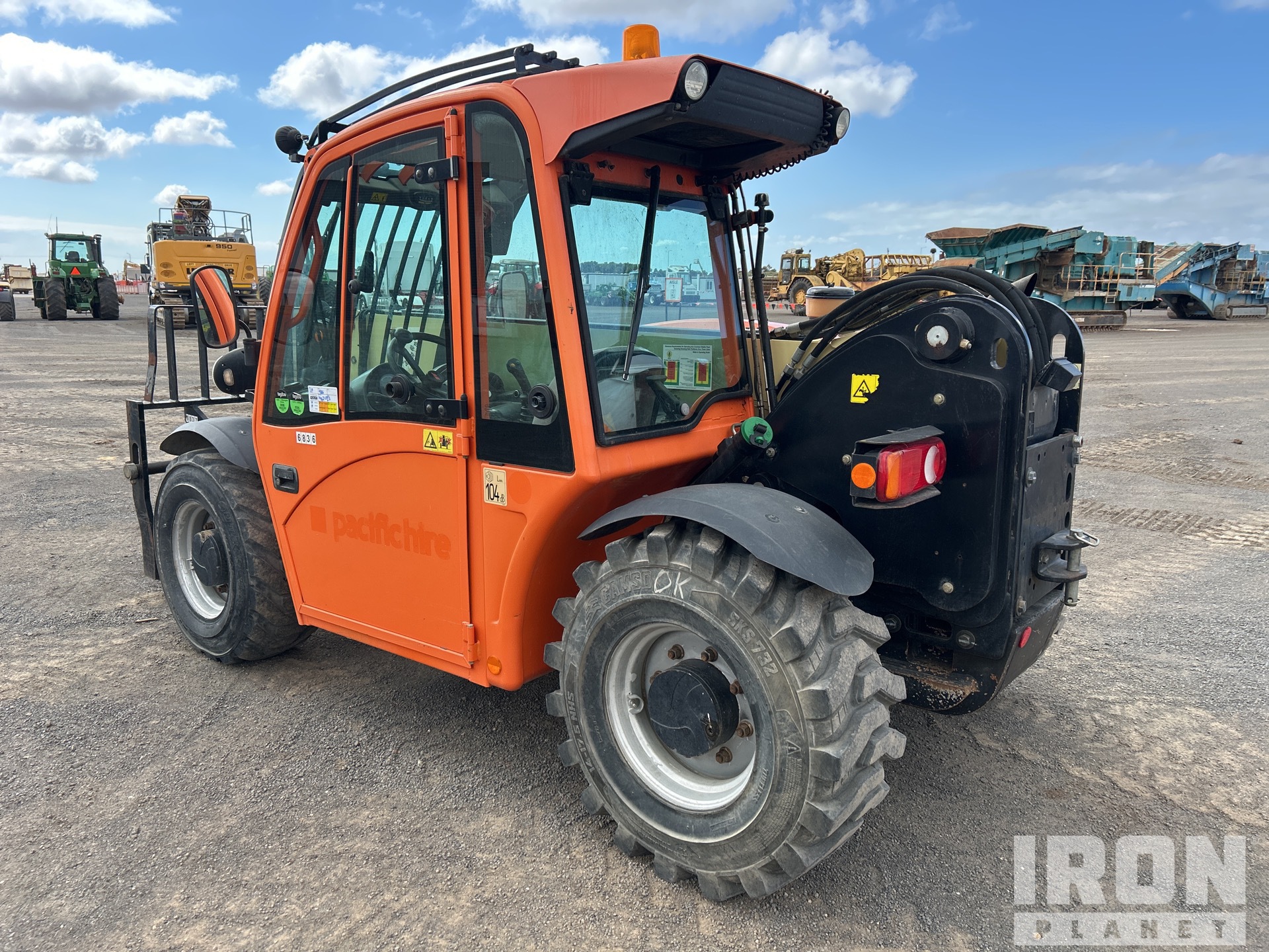 General Appearance with Picture, Left Rear Corner