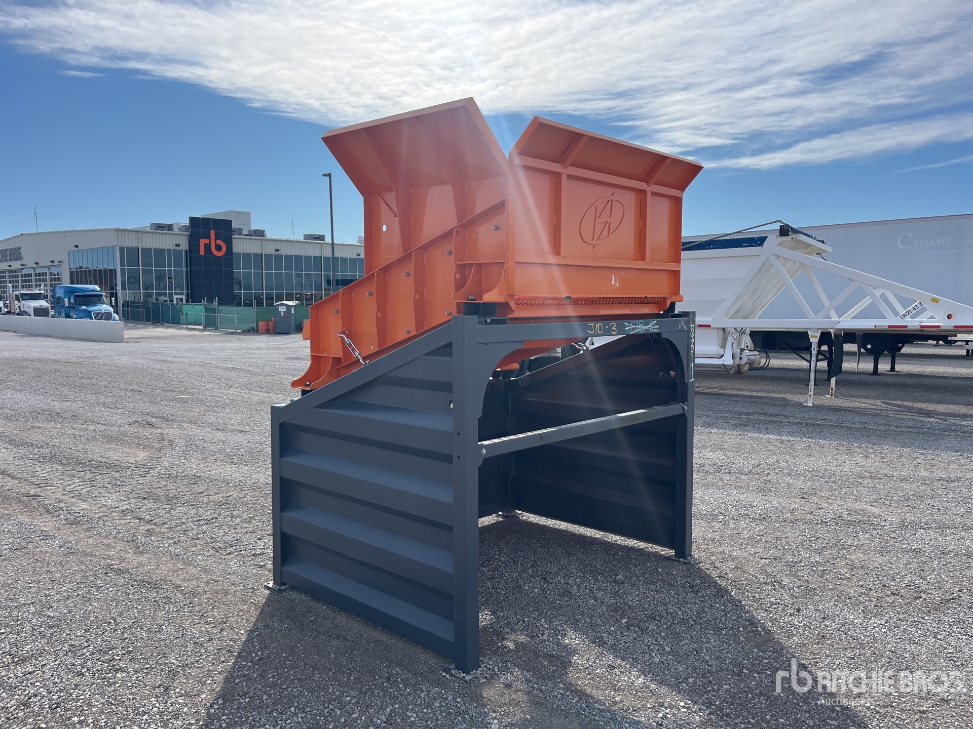 General Appearance with Foto, angolo anteriore destro