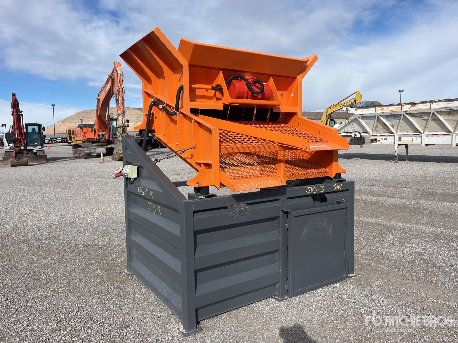 General Appearance with Foto, angolo posteriore sinistro