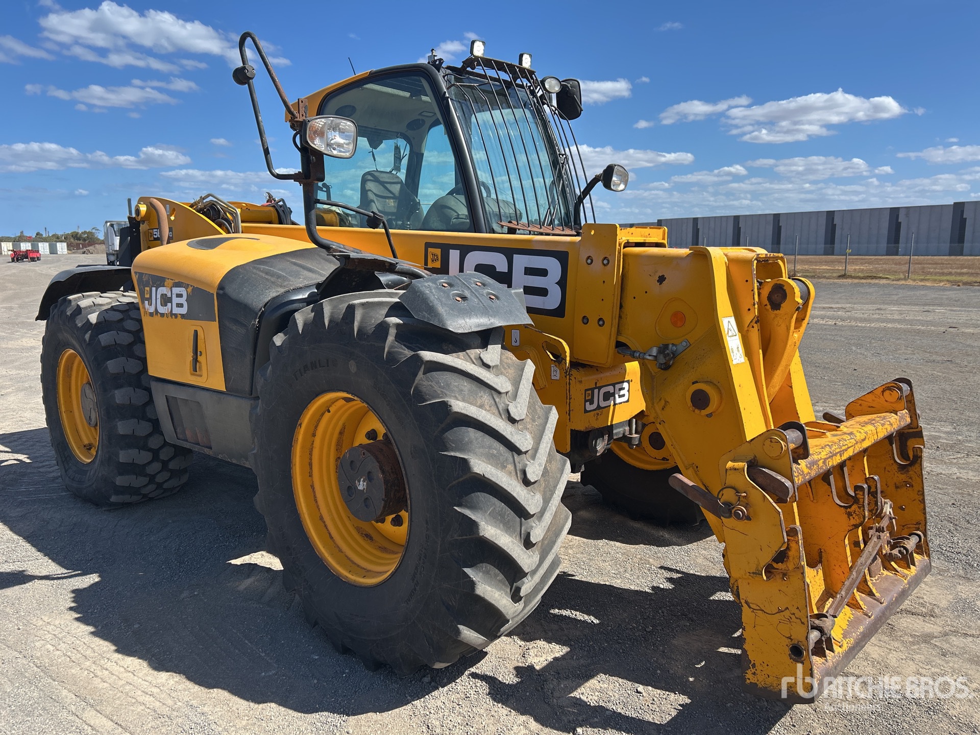 General Appearance with Picture, Right Front Corner