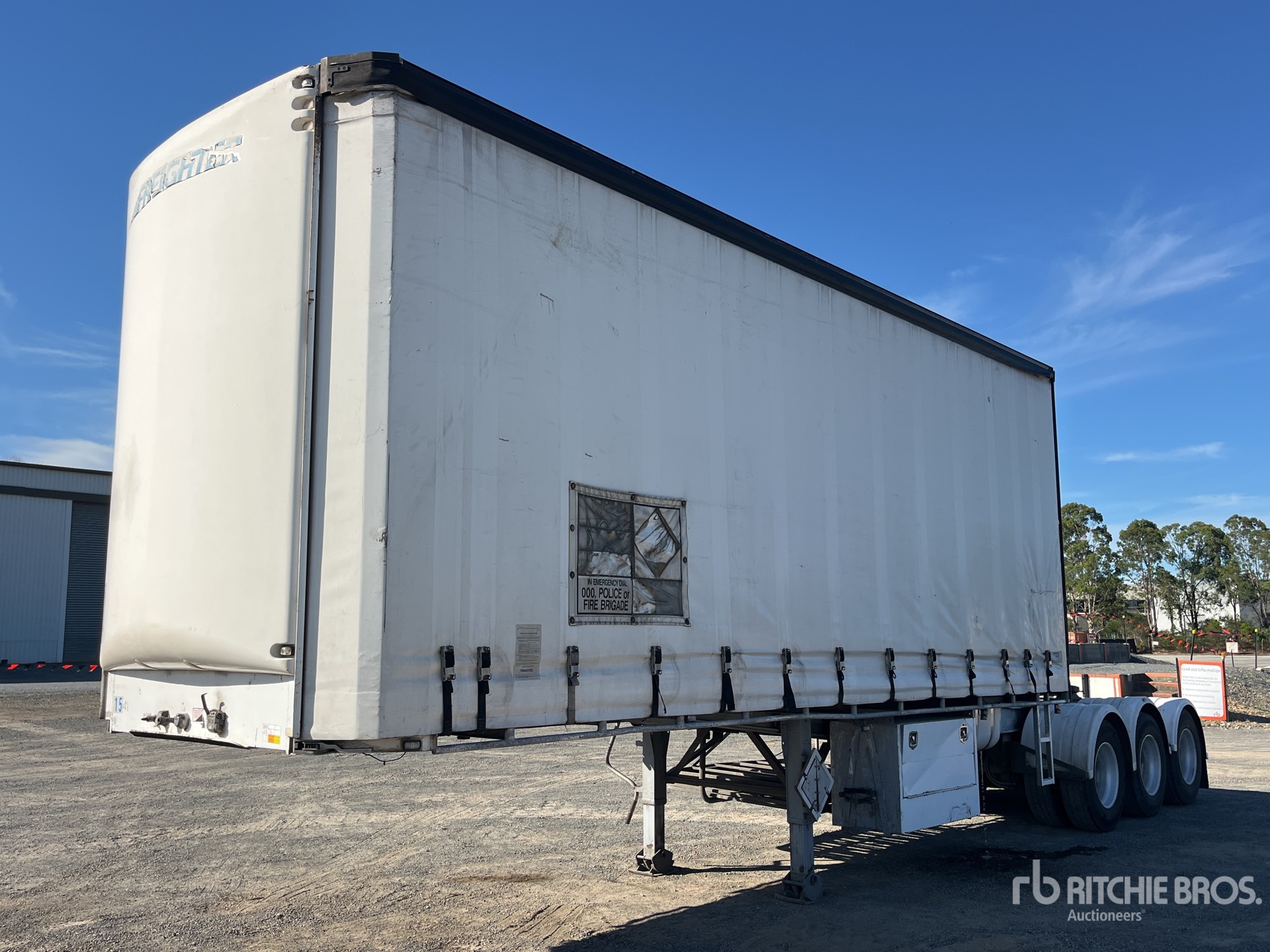 General Appearance with Picture, Right Front Corner