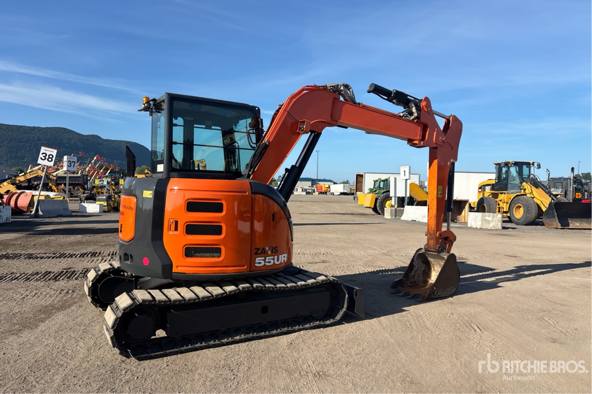 2017 Hitachi ZX55UR-5B