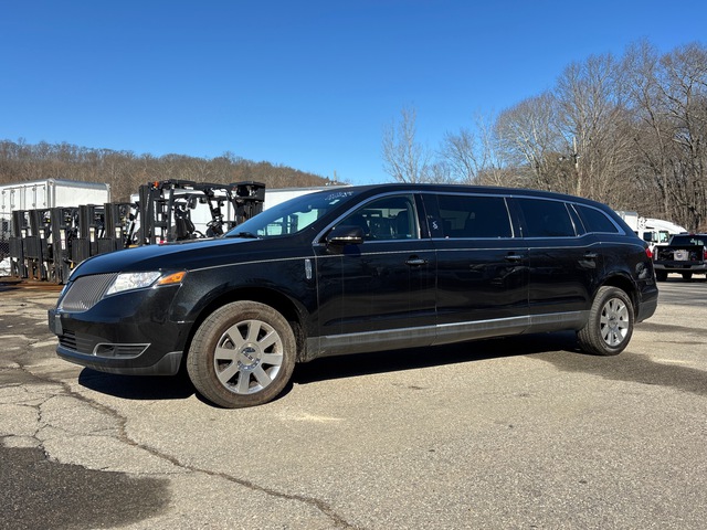 2015 Lincoln MKT AWD Limousine