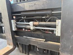 Hydraulics with Fork Positioning Cylinder (on fork carriage)
