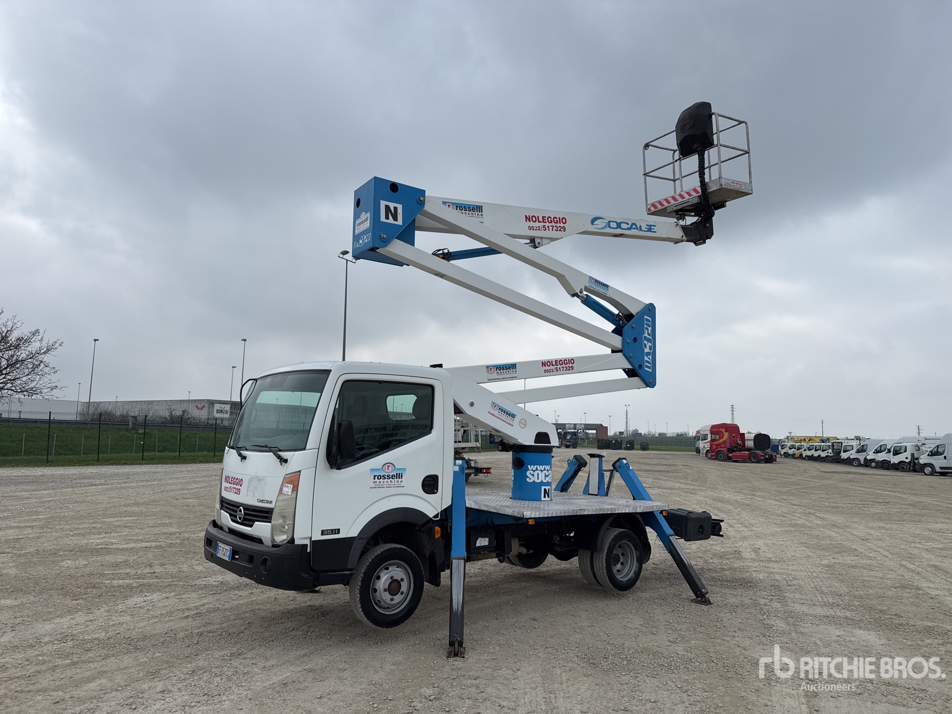 General Appearance with Foto, angolo anteriore sinistro