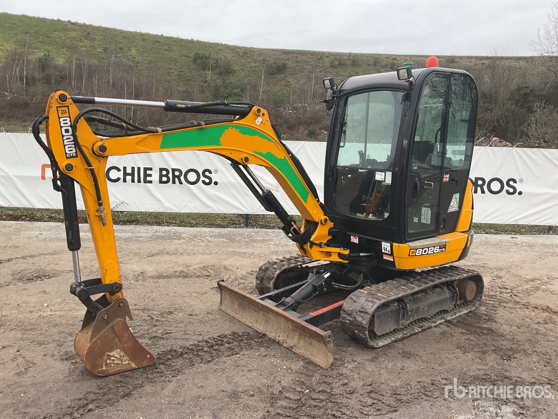 General Appearance with Picture, Left Front Corner