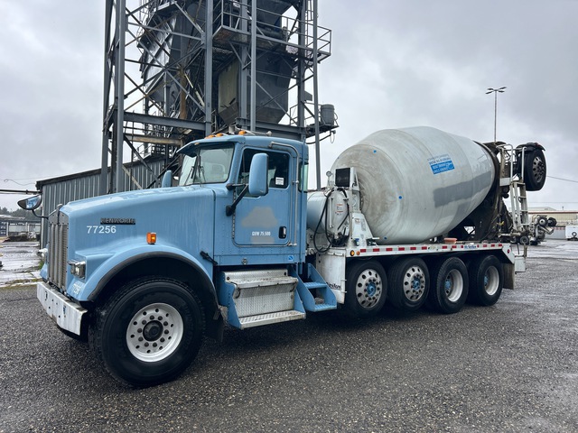 2003 Kenworth W900 12x4 Mixer Truck 2003 Kenworth W900 12x4 Mixer Truck
