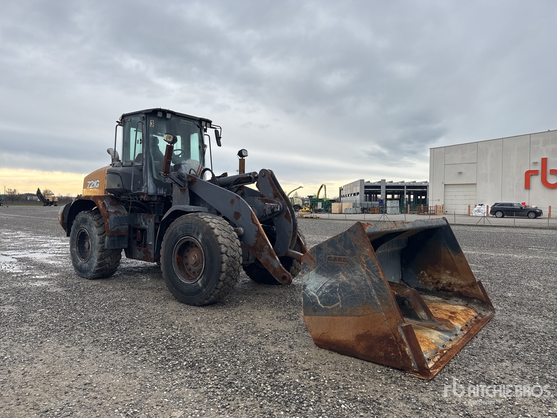 General Appearance with Picture, Right Front Corner