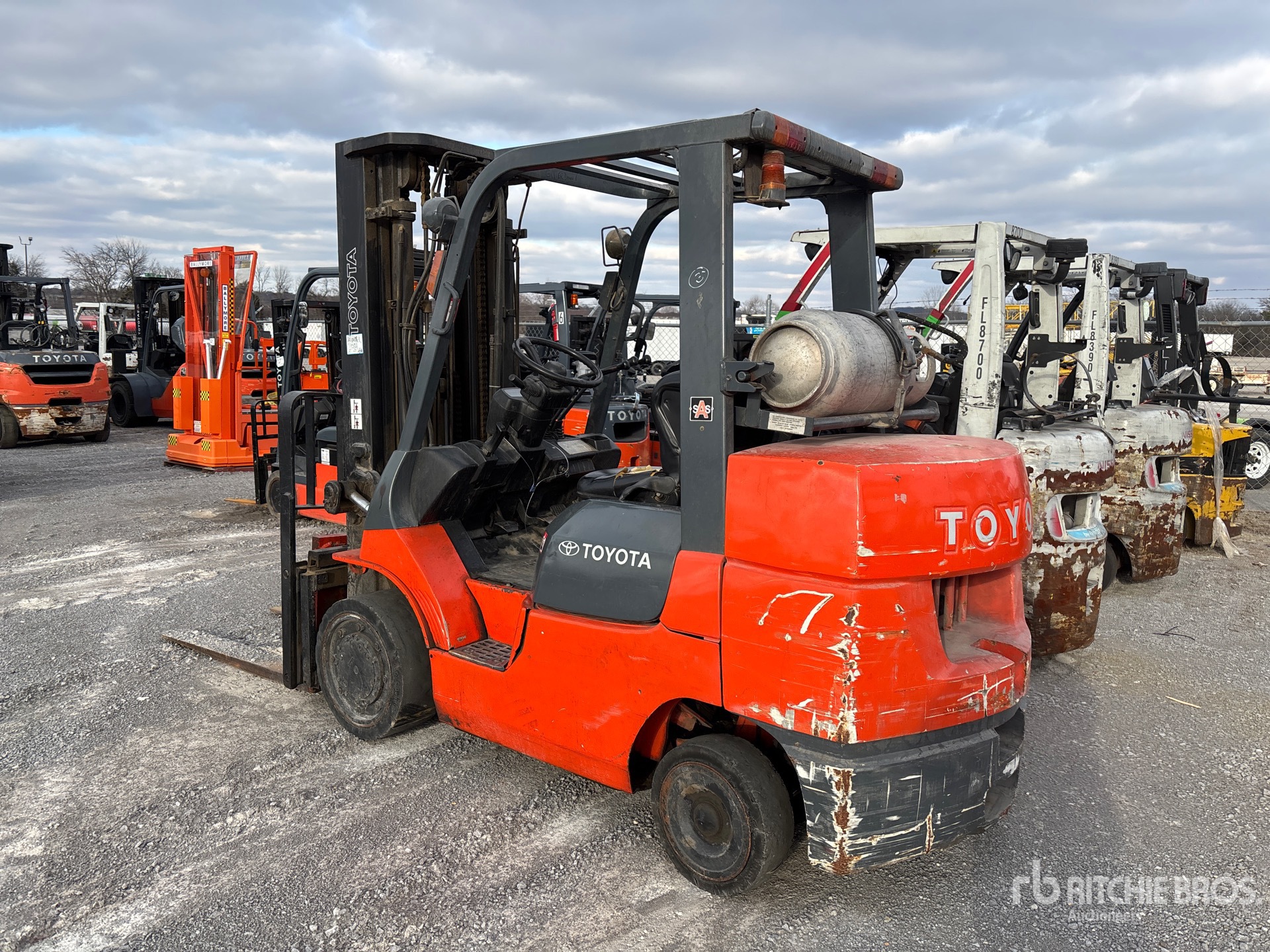 General Appearance with Foto, angolo posteriore sinistro