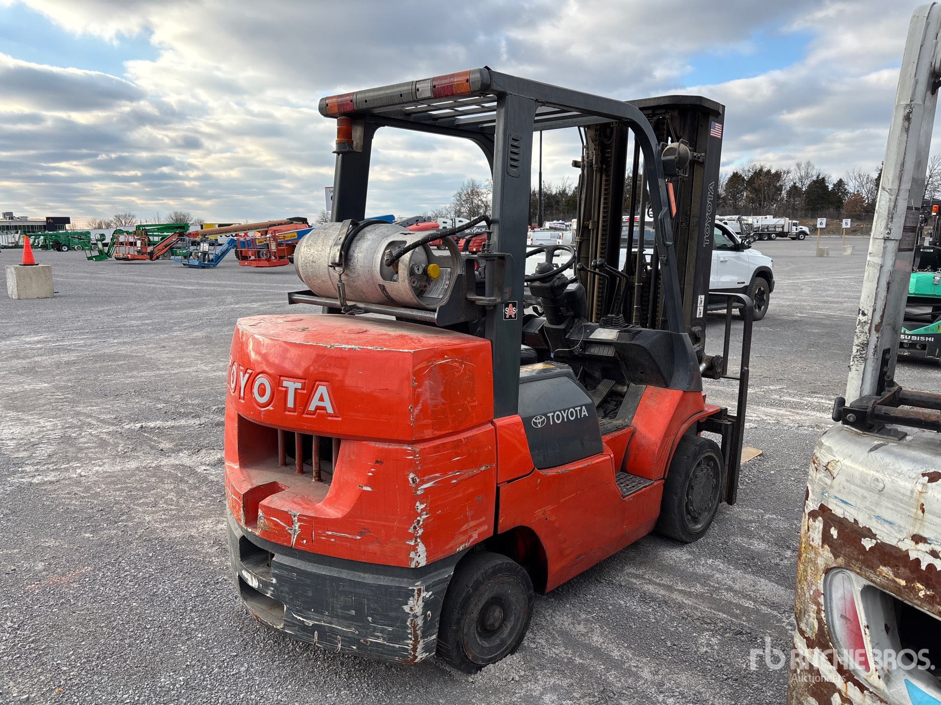 General Appearance with Foto, angolo anteriore sinistro