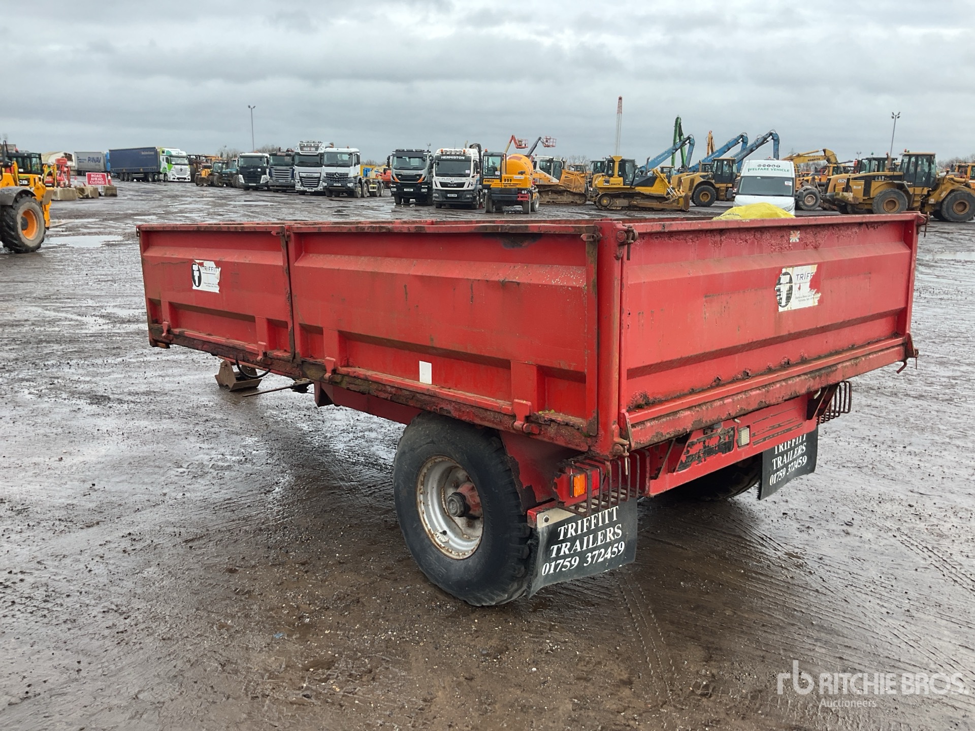 General Appearance with Picture, Left Rear Corner