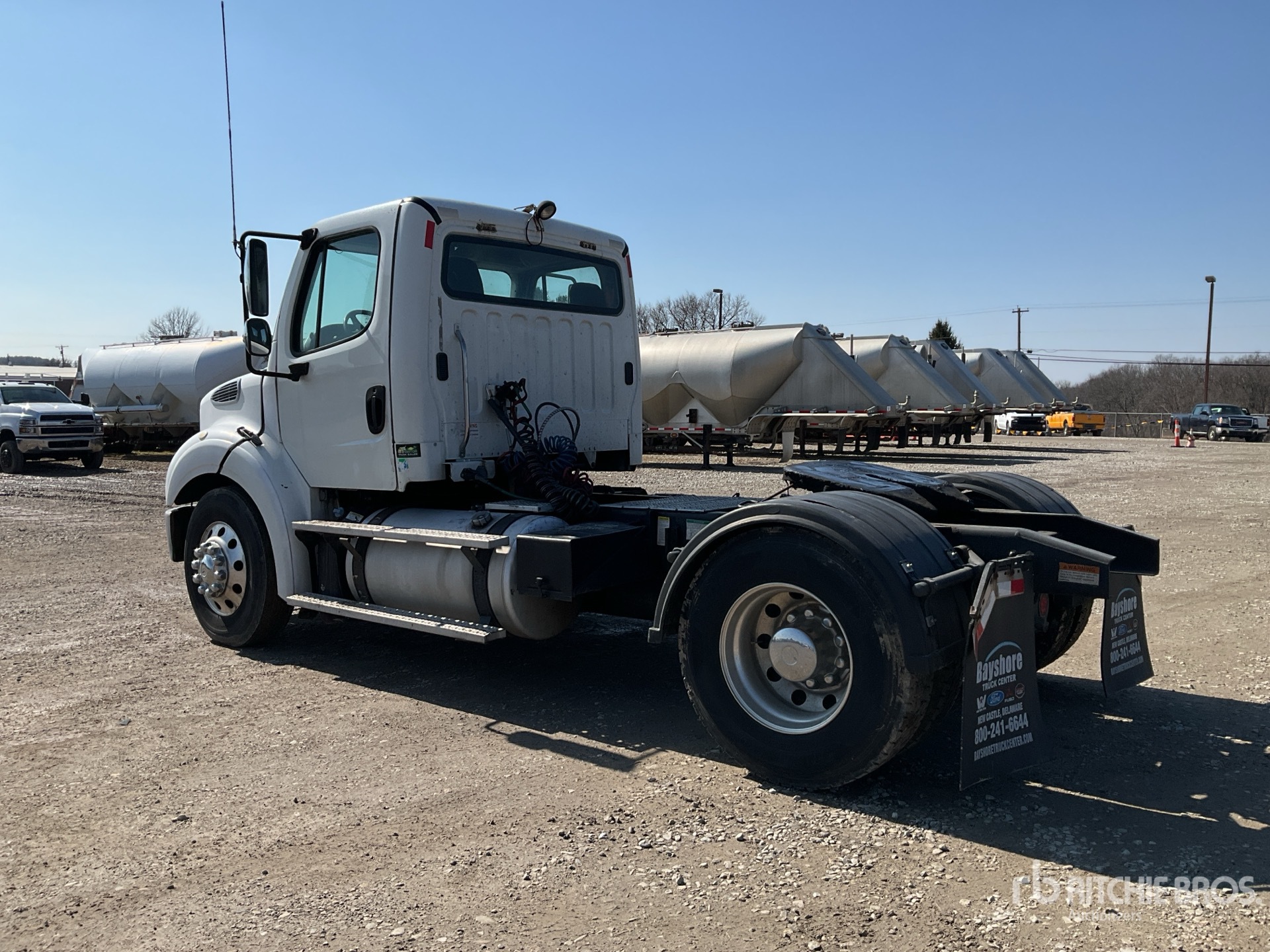 General Appearance with Bild, Ecke hinten links