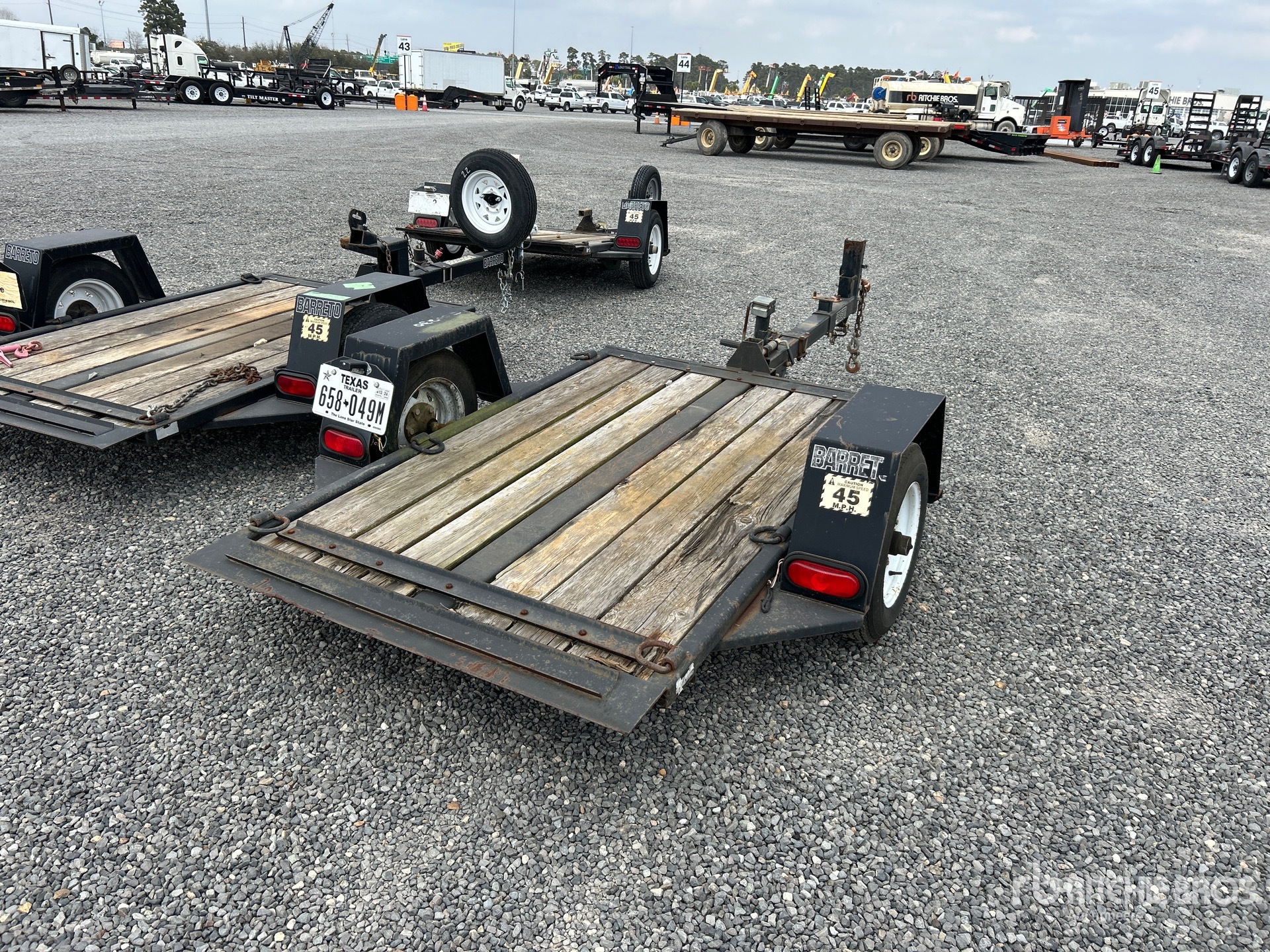 General Appearance with Foto, angolo anteriore sinistro