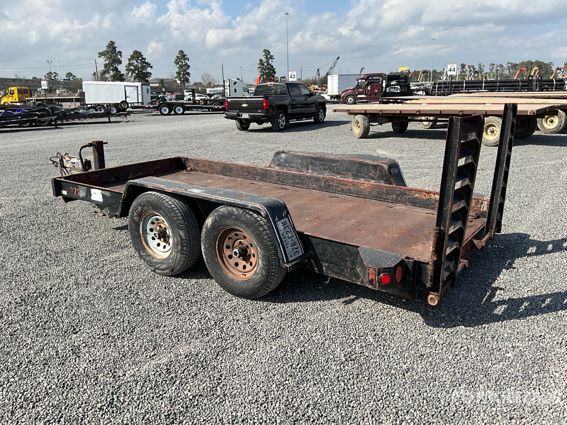 Aspect général with Image, coin arrière gauche