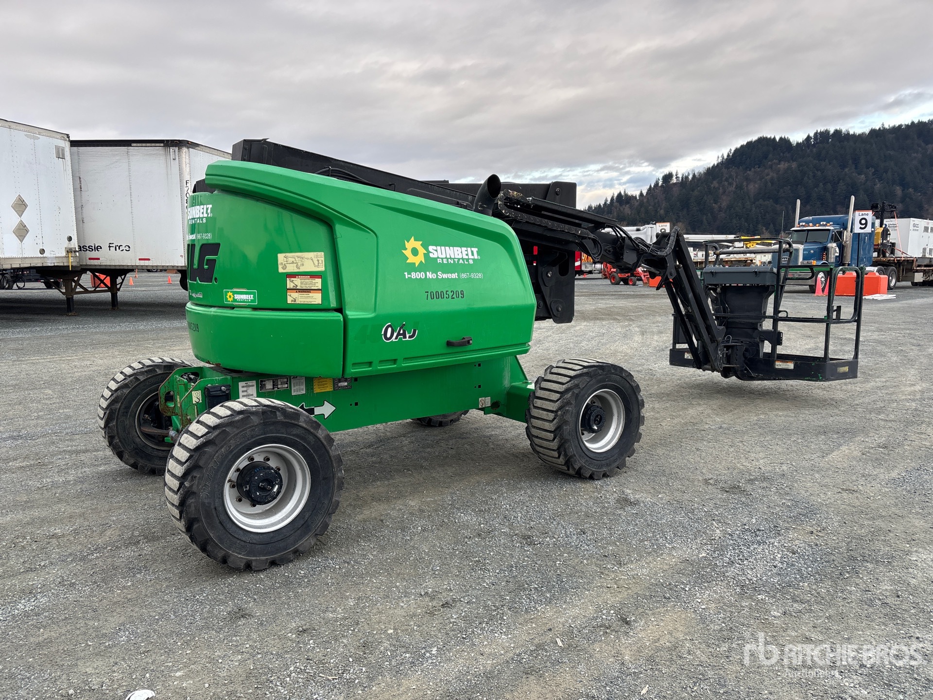 General Appearance with Picture, Right Rear Corner