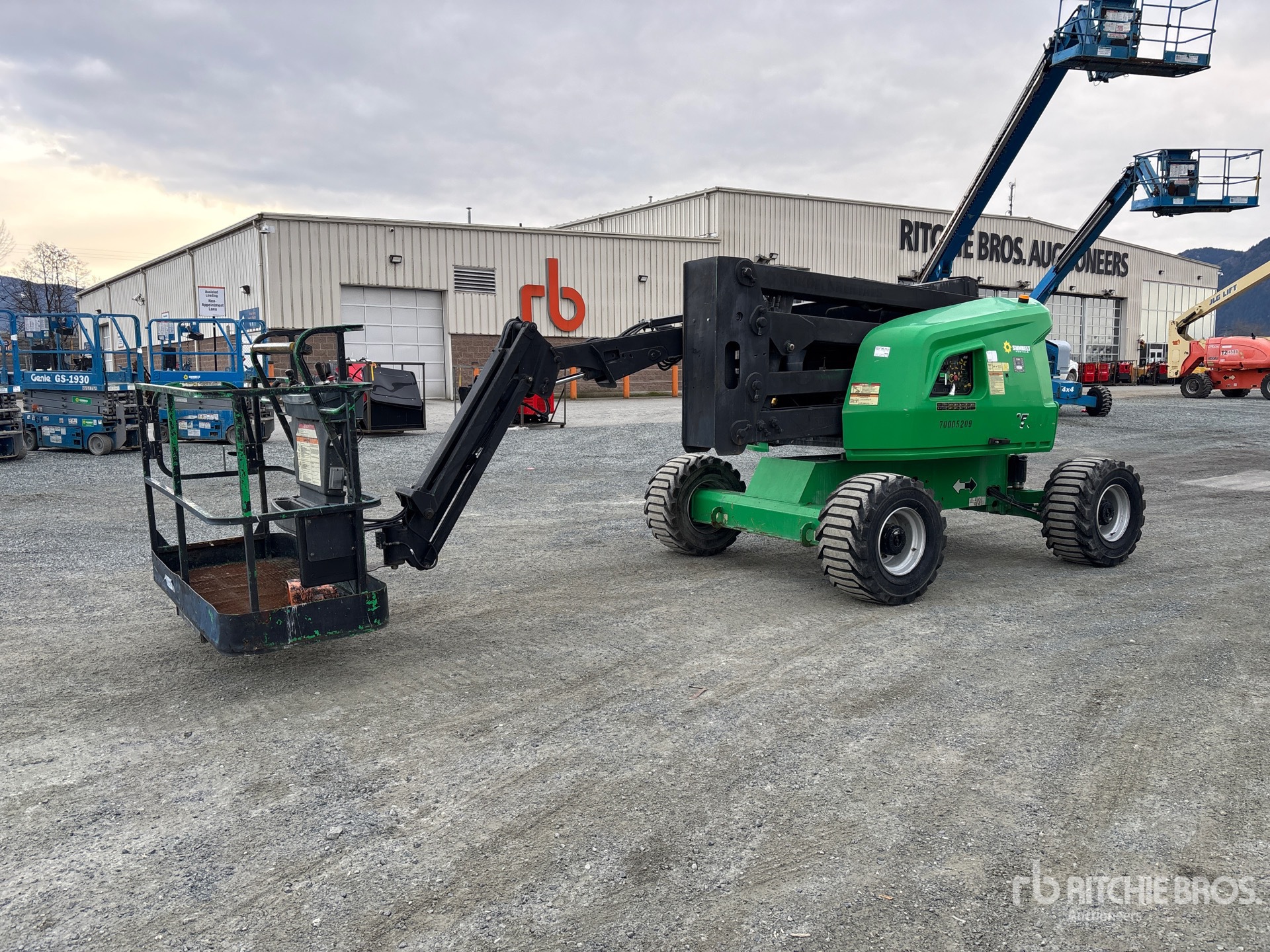 General Appearance with Picture, Left Front Corner