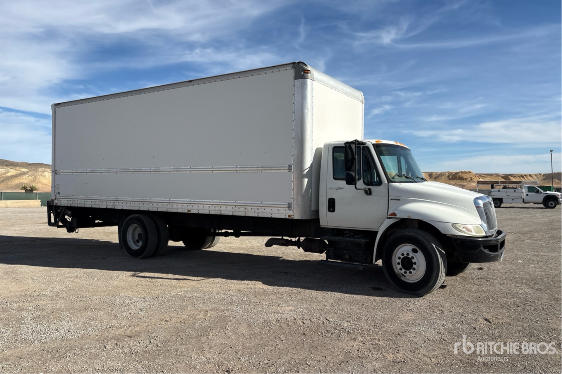 General Appearance with Bild, Ecke vorne rechts