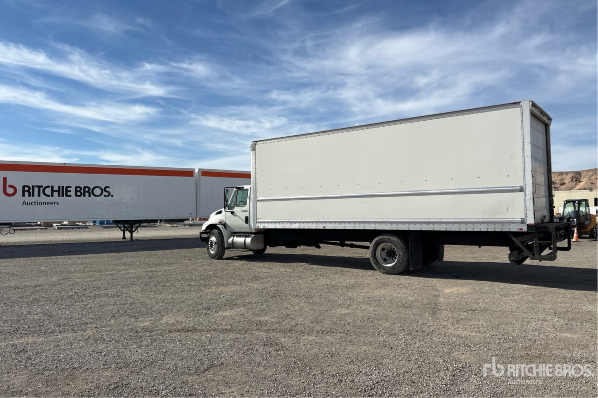 General Appearance with Bild, Ecke hinten links