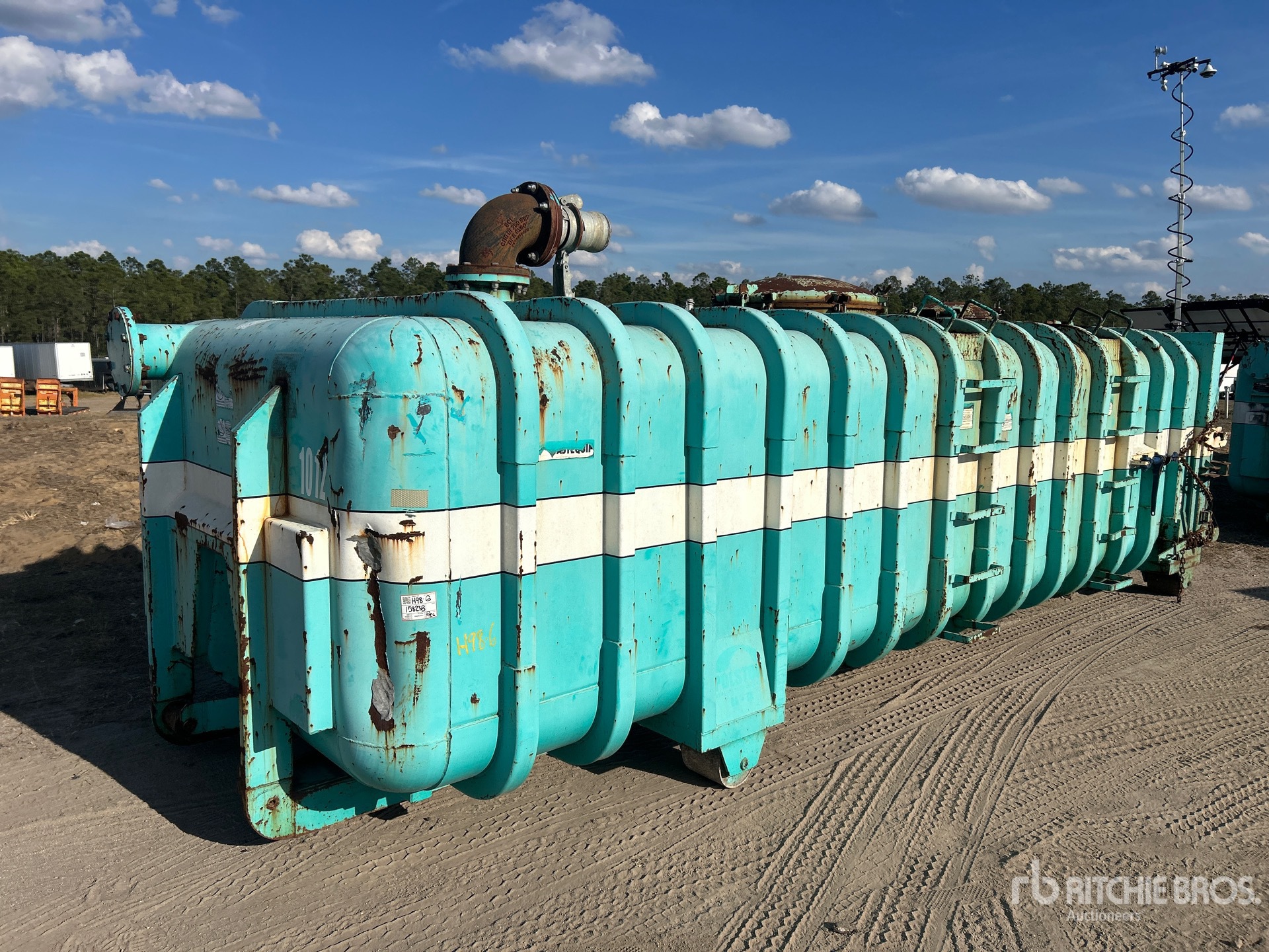 General Appearance with Foto, angolo anteriore sinistro