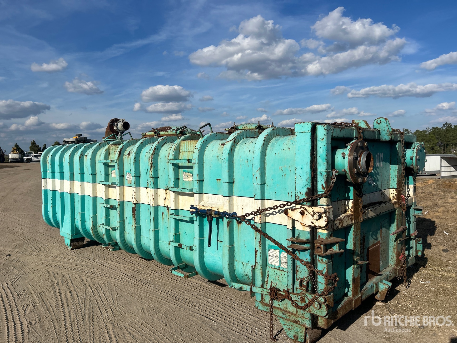 General Appearance with Foto, angolo posteriore sinistro