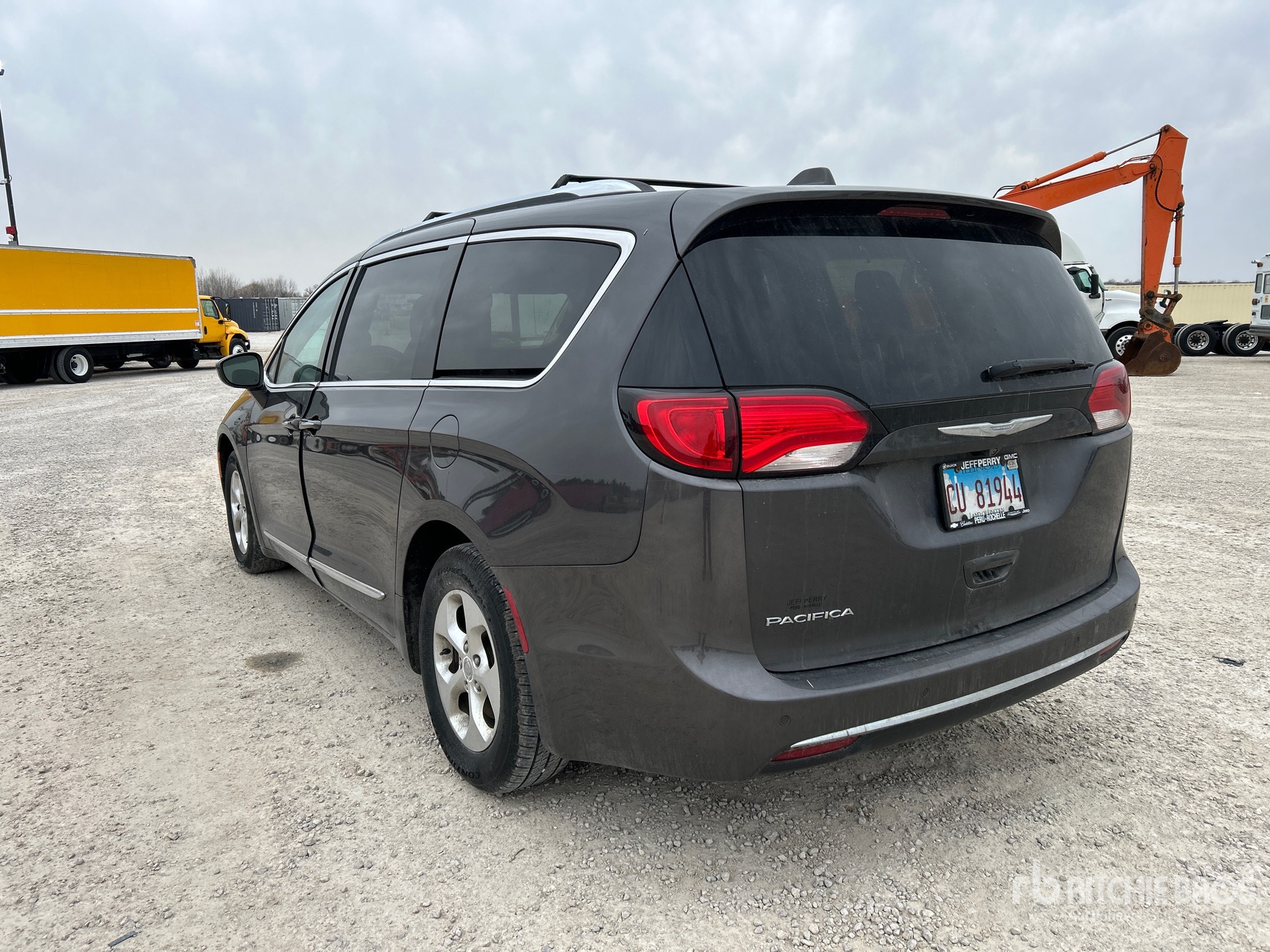 General Appearance with Picture, Left Rear Corner