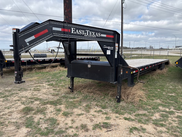 2025 East Texas 40 ft T/A Gooseneck Equipment Trailer