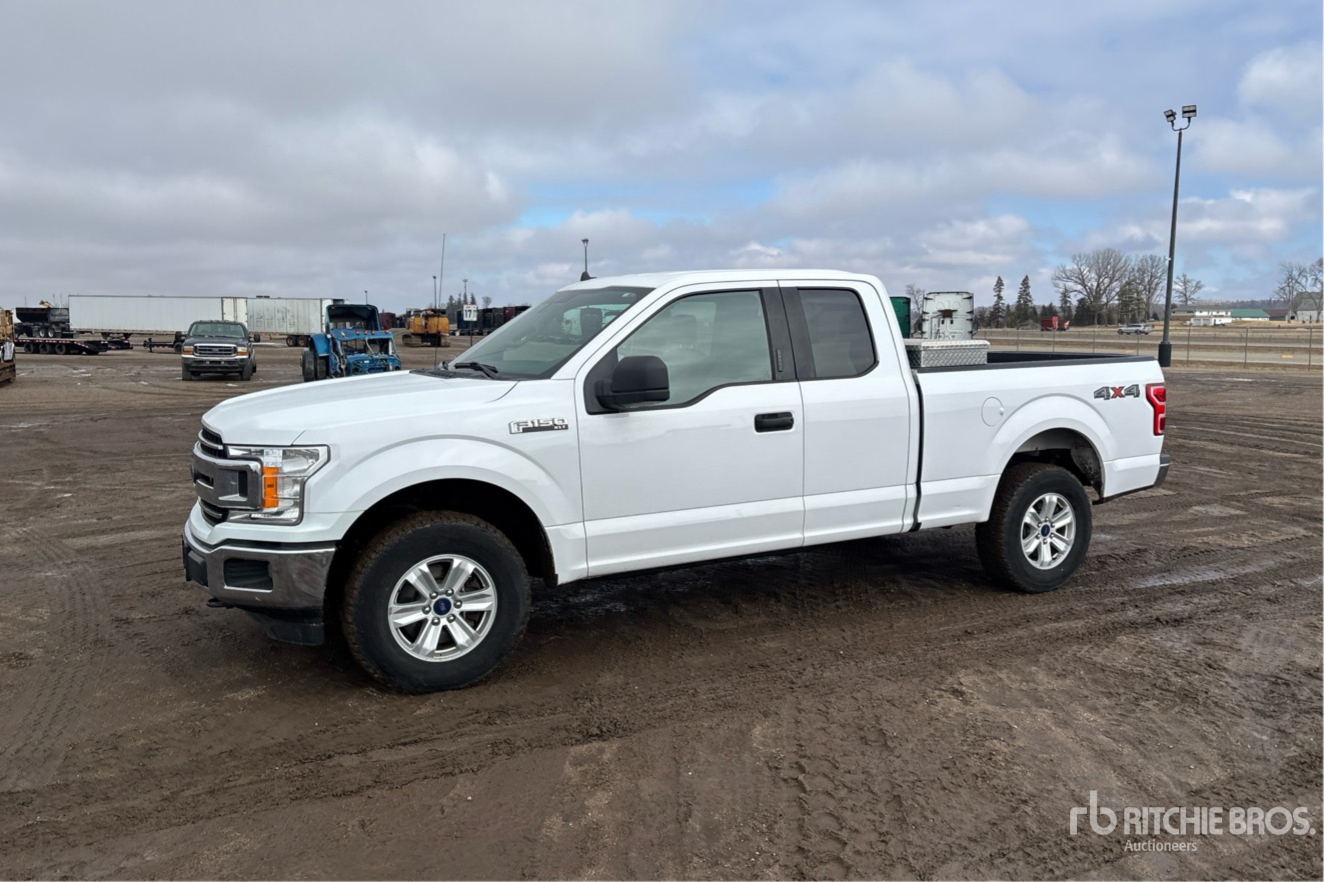 General Appearance with Picture, Left Front Corner