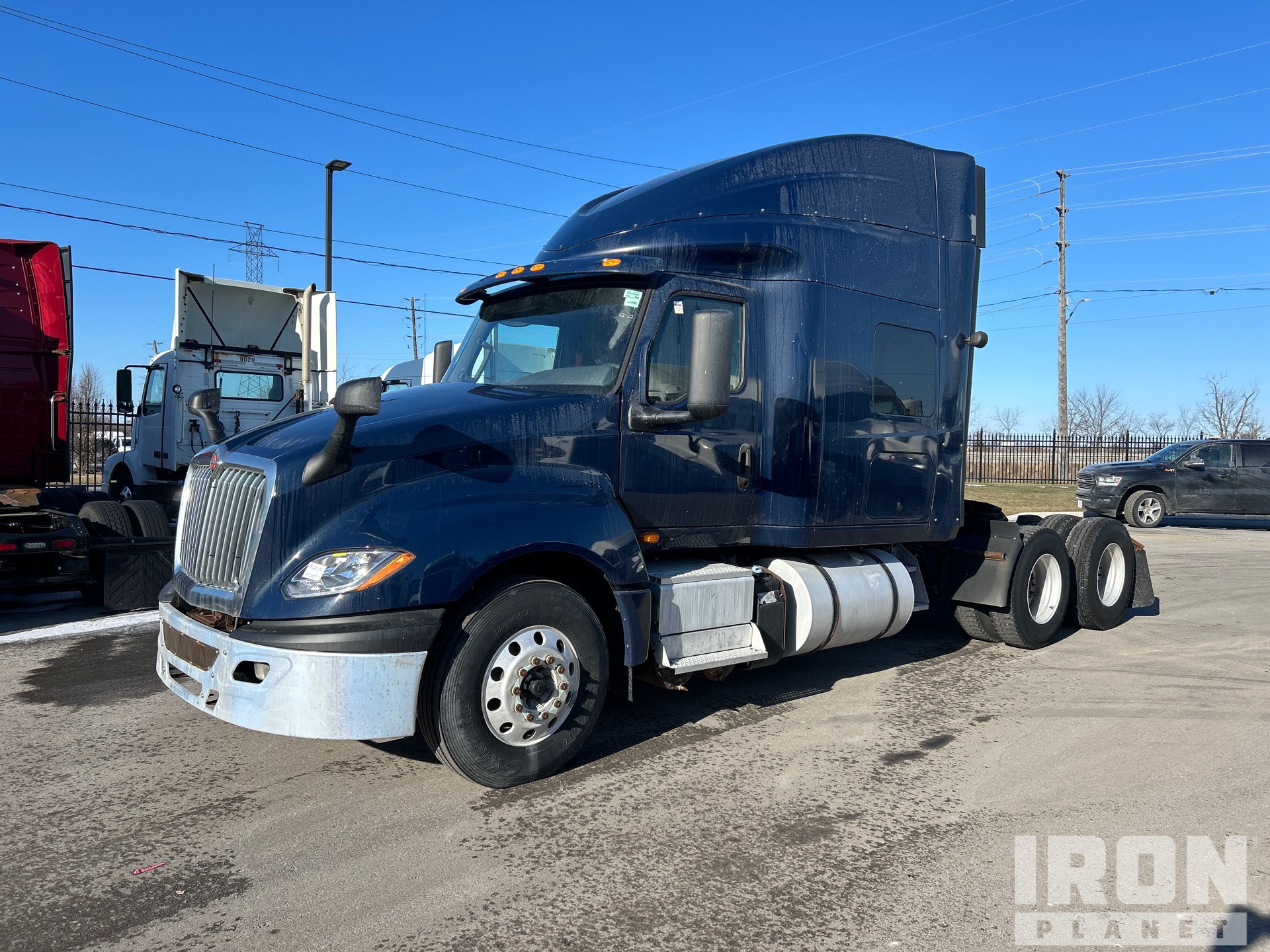 General Appearance with Image, coin avant gauche