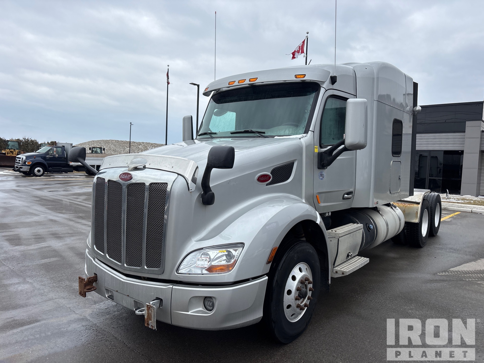 General Appearance with Picture, Left Front Corner