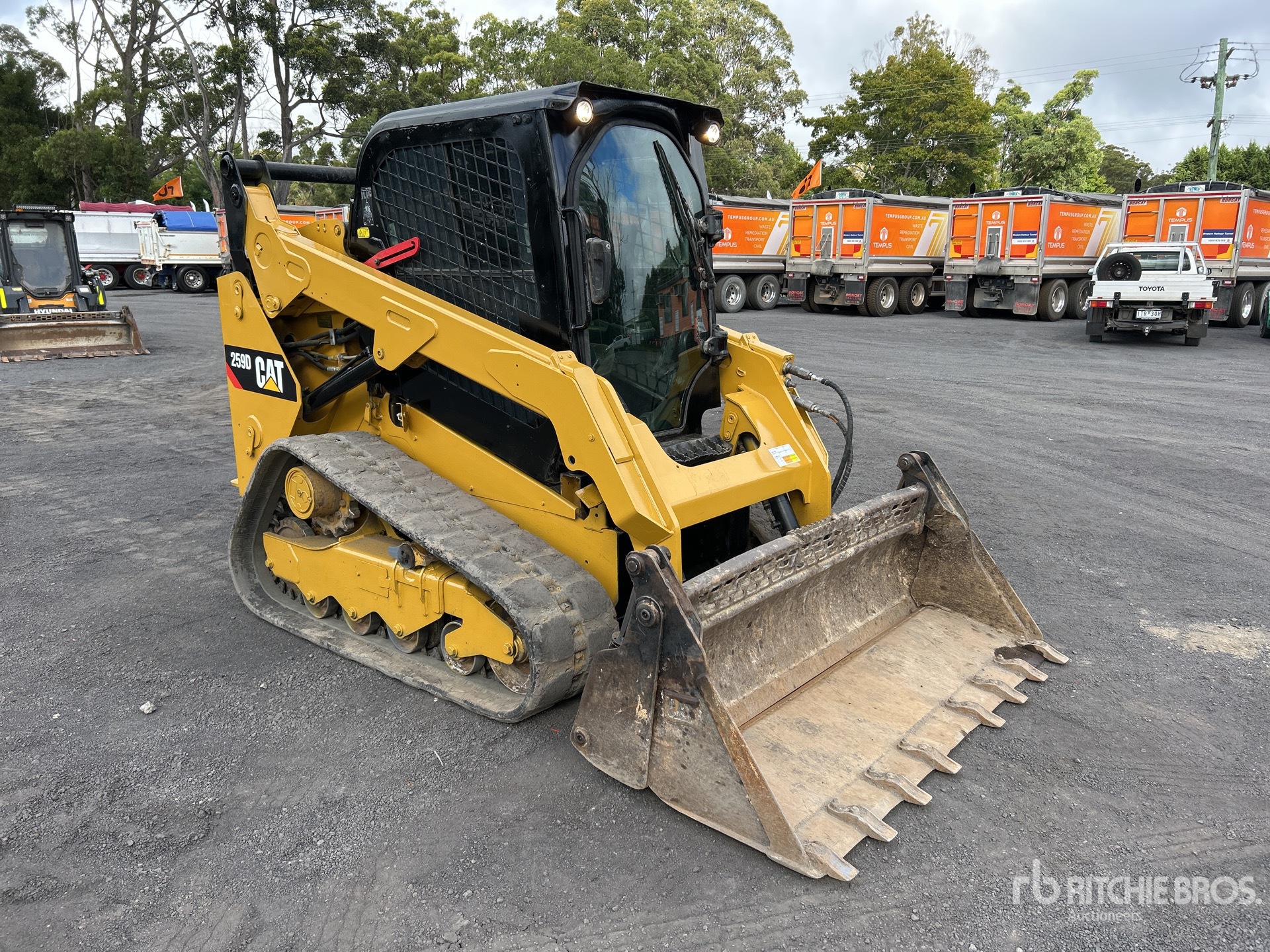 General Appearance with Picture, Right Front Corner